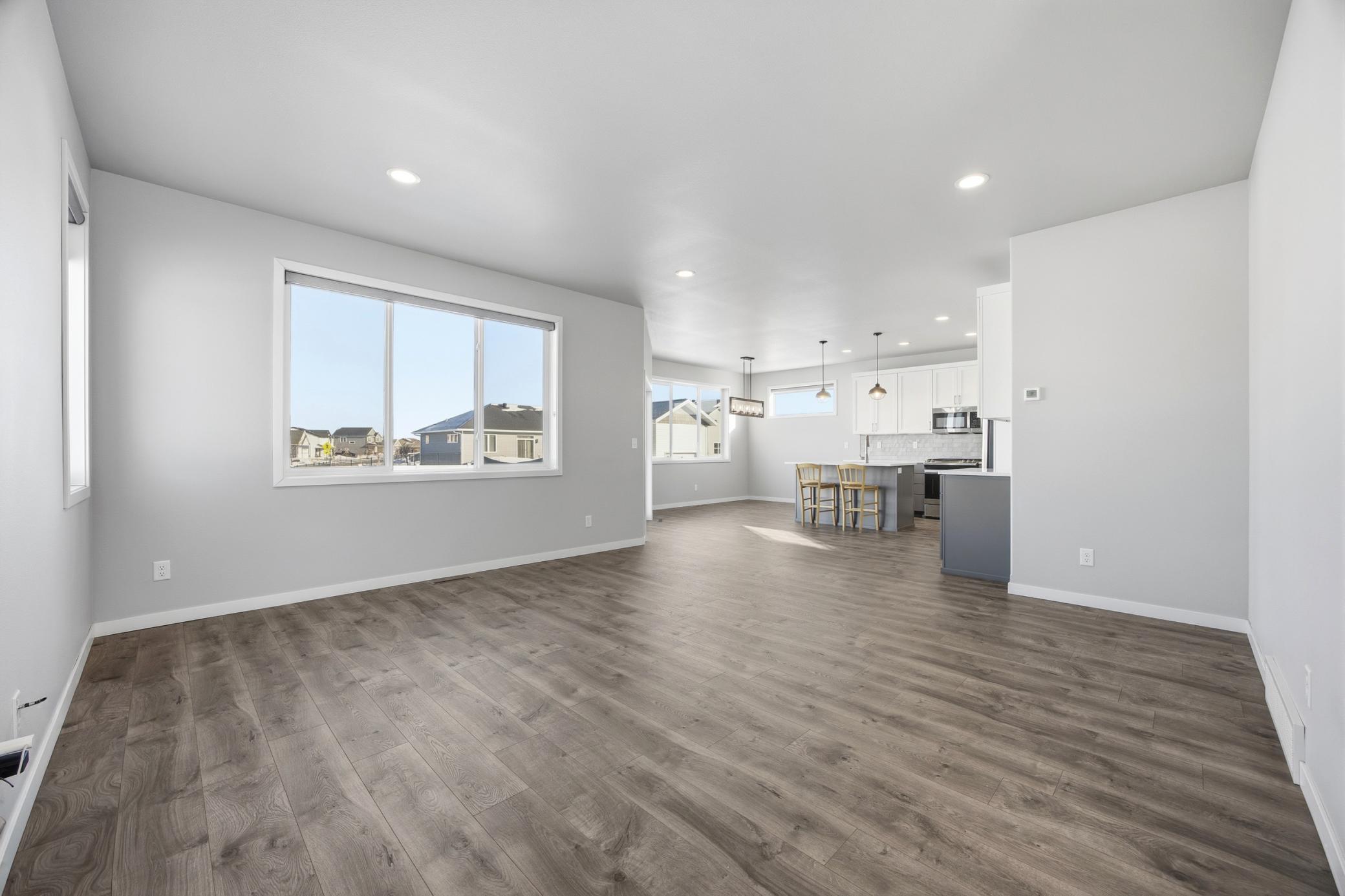 1326 Commander Drive W