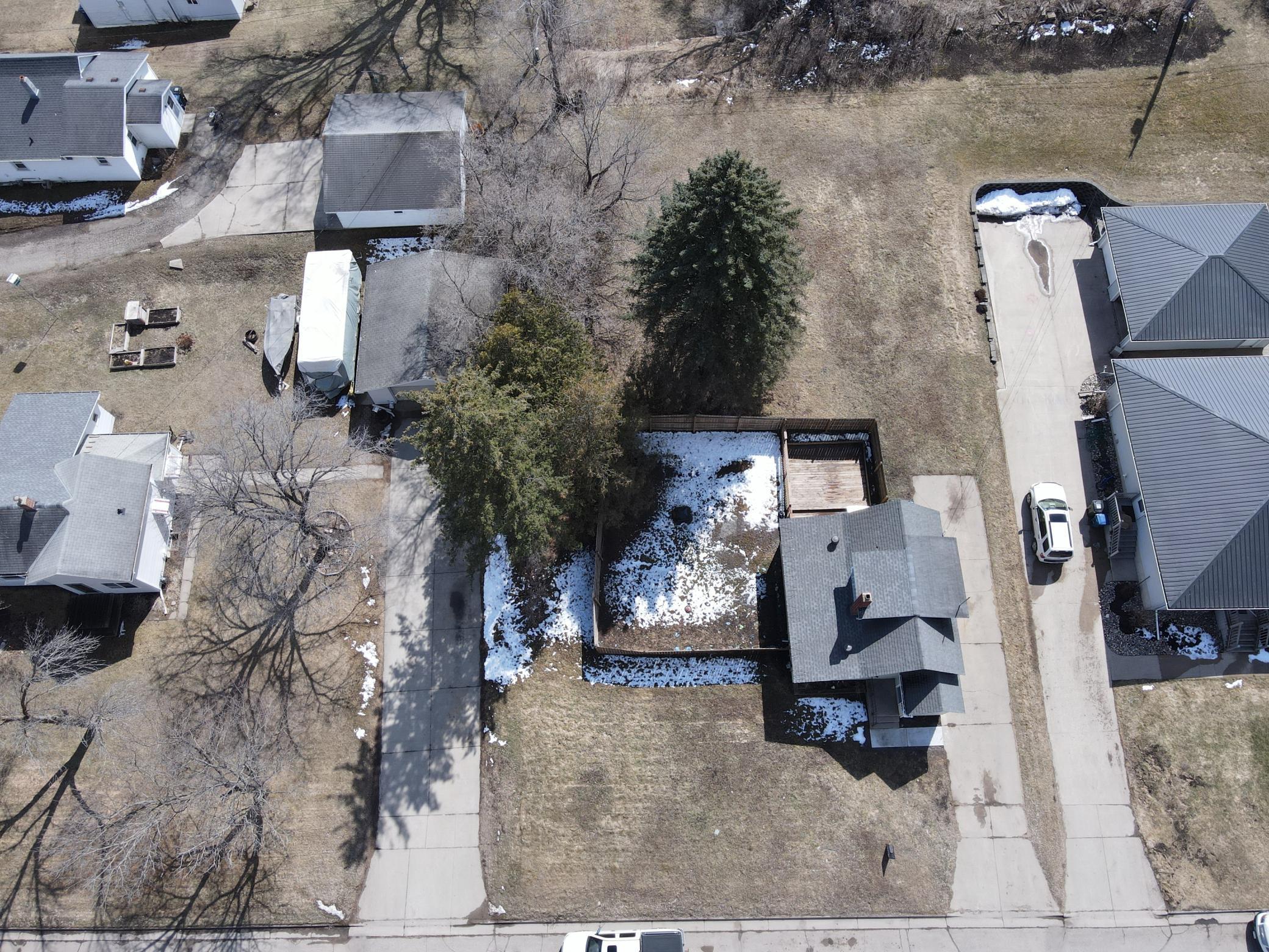 820 E Junius Avenue