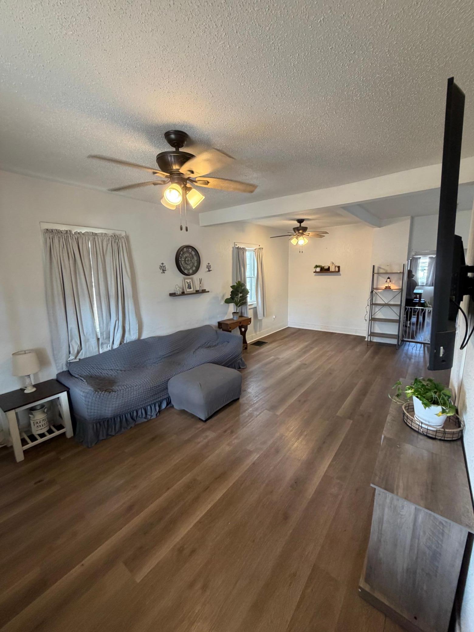 308 W Douglas Avenue
