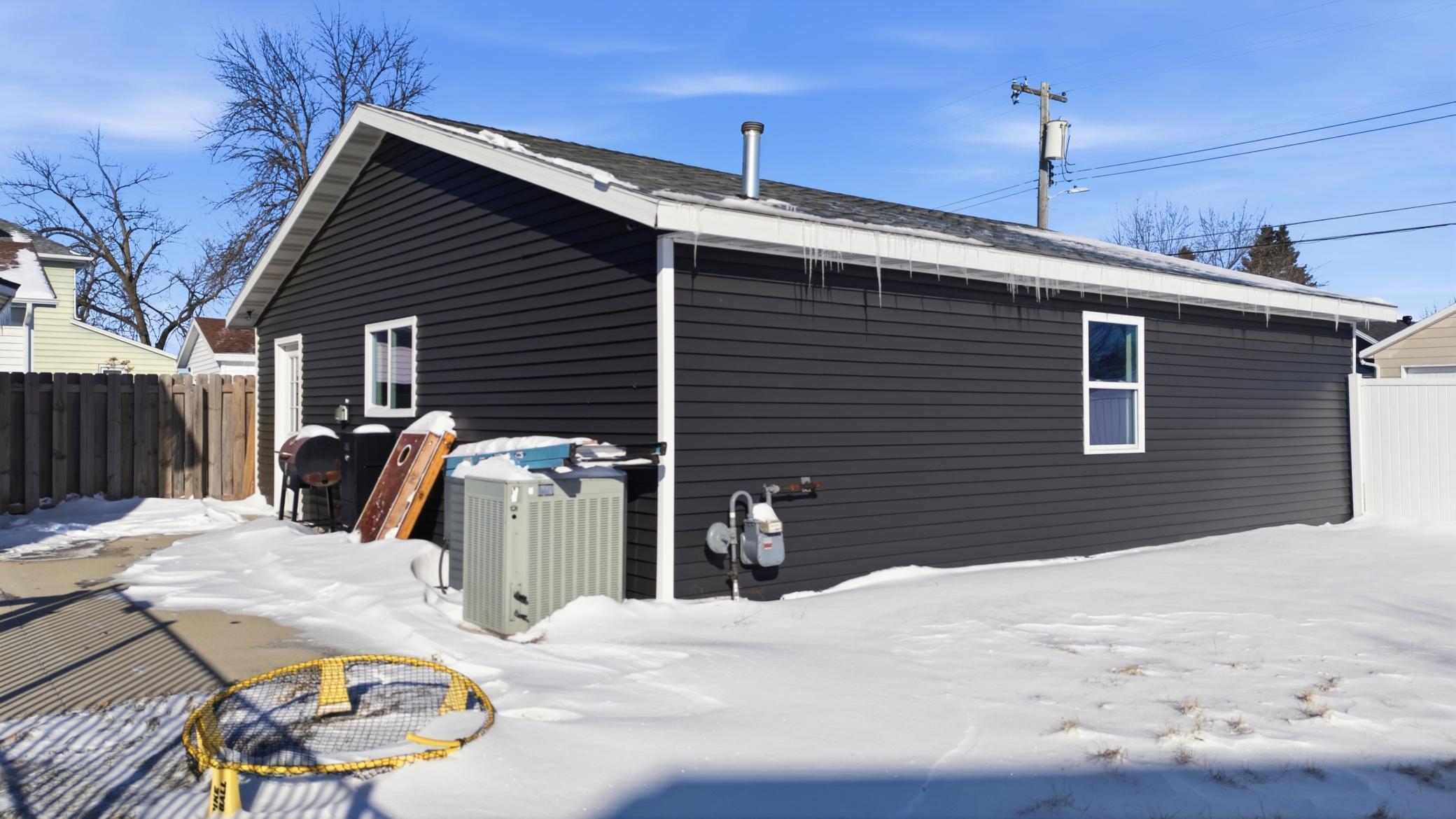 116 2nd Avenue N