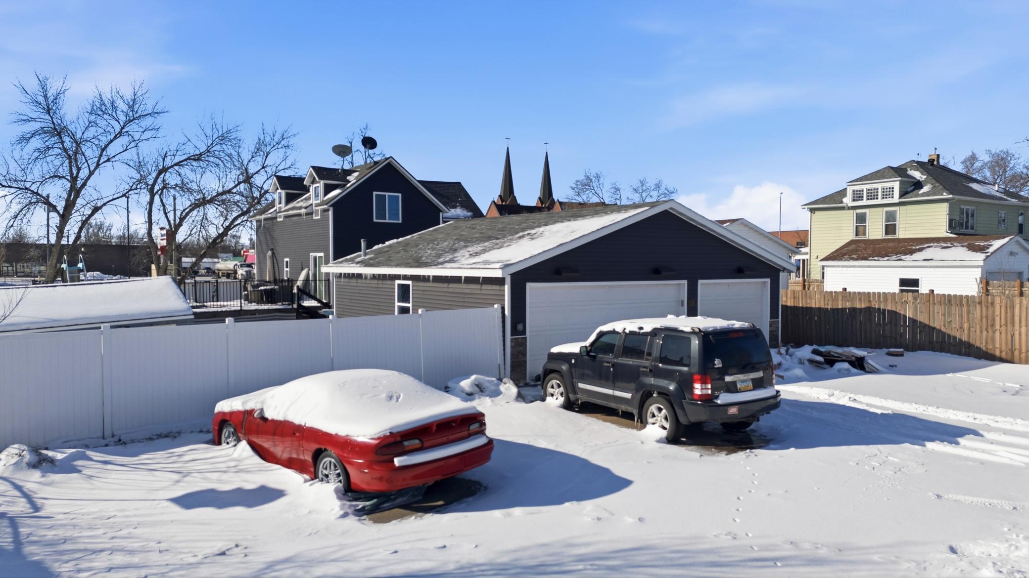 116 2nd Avenue N