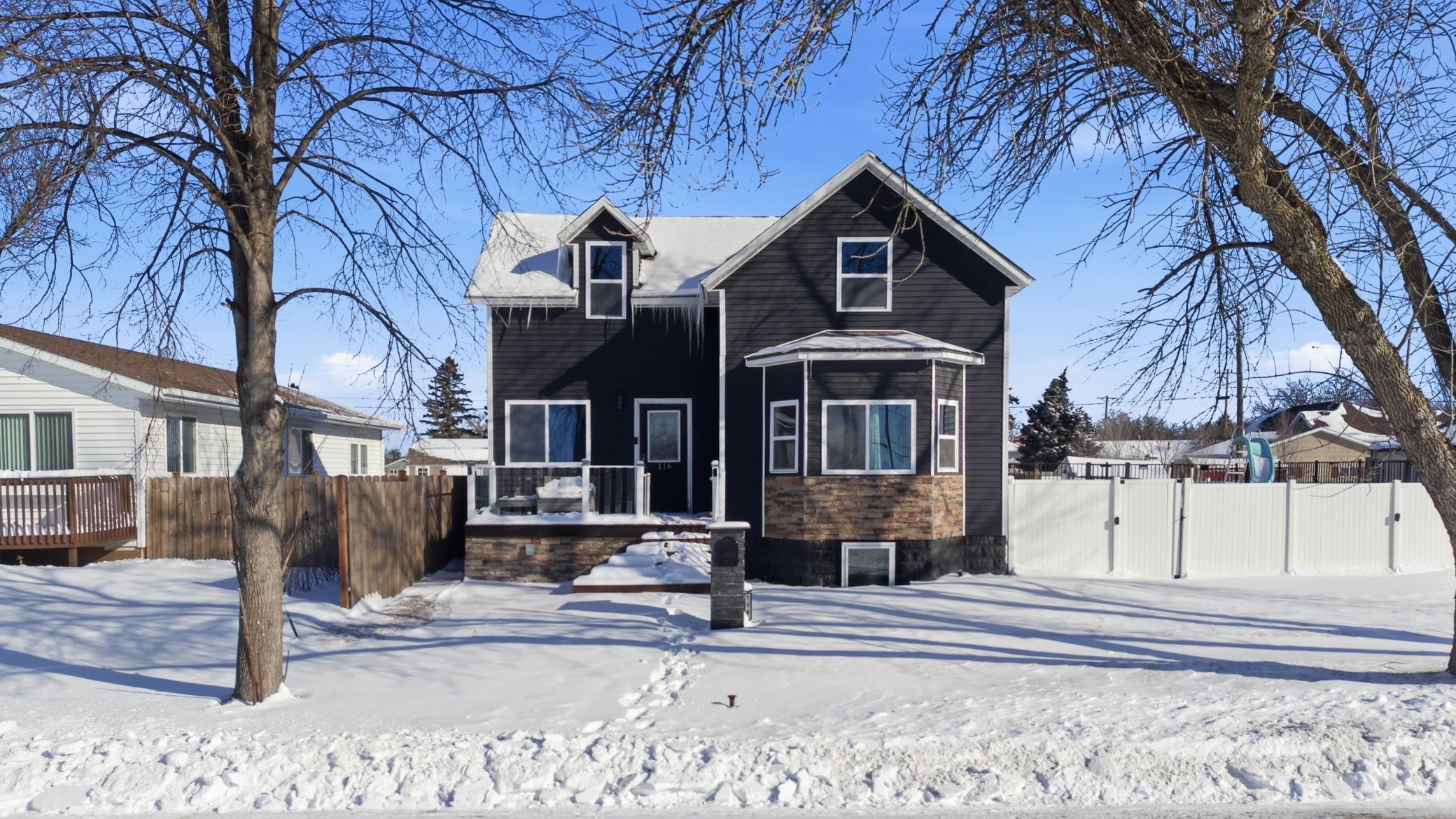 116 2nd Avenue N