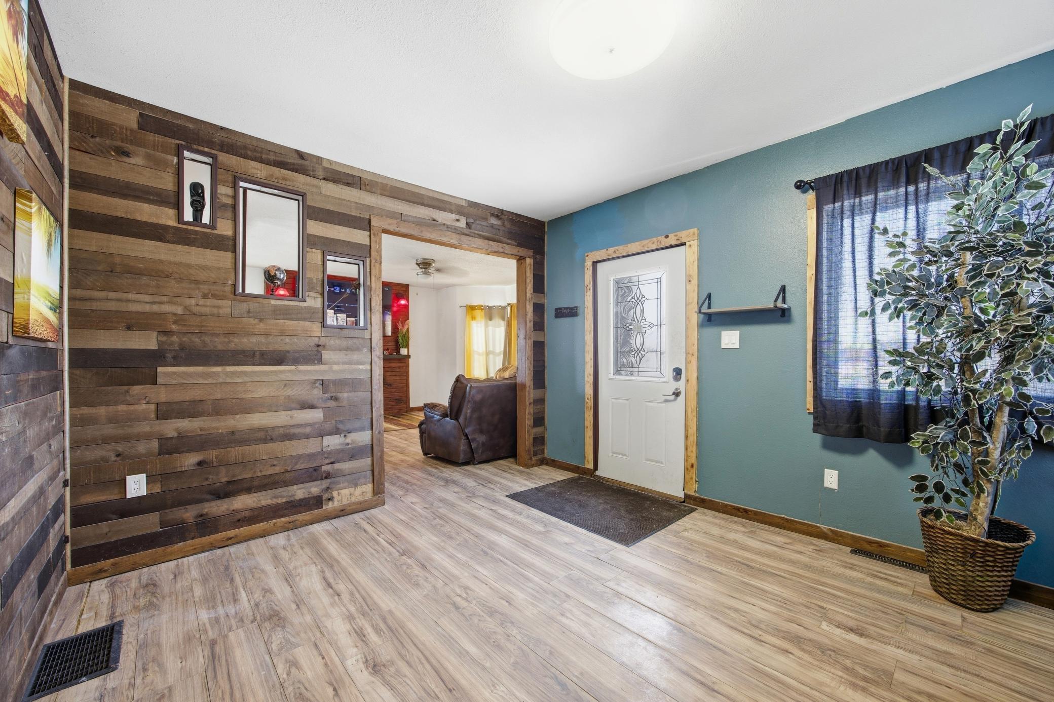 116 2nd Avenue N
