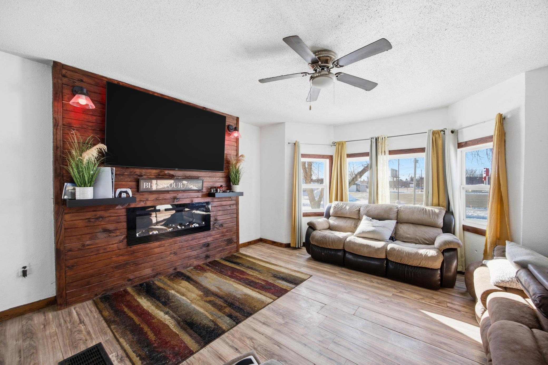 116 2nd Avenue N