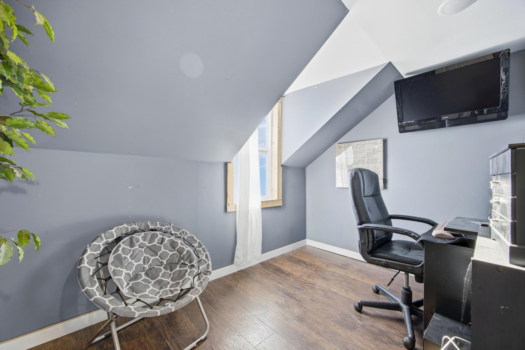 116 2nd Avenue N