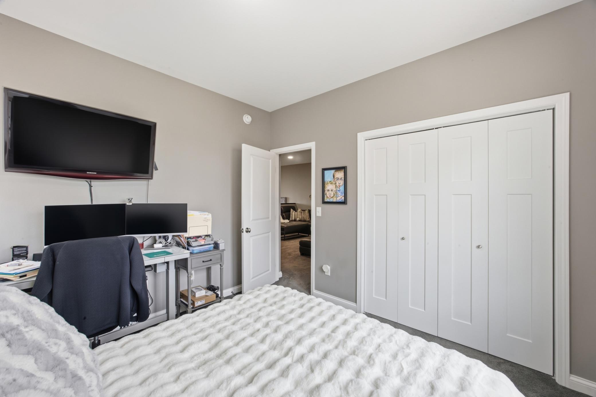 523 33rd Way E Unit: B