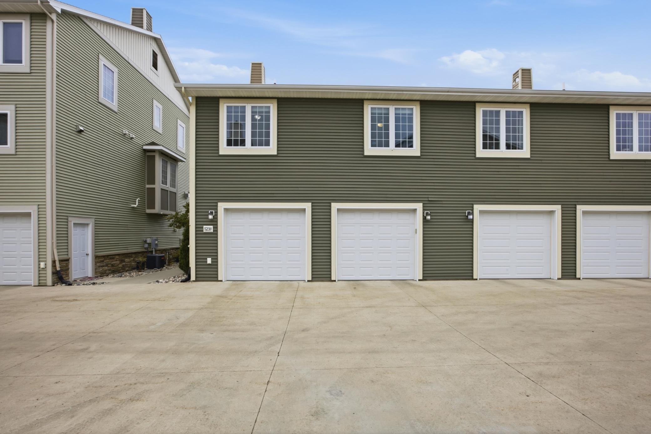523 33rd Way E Unit: B