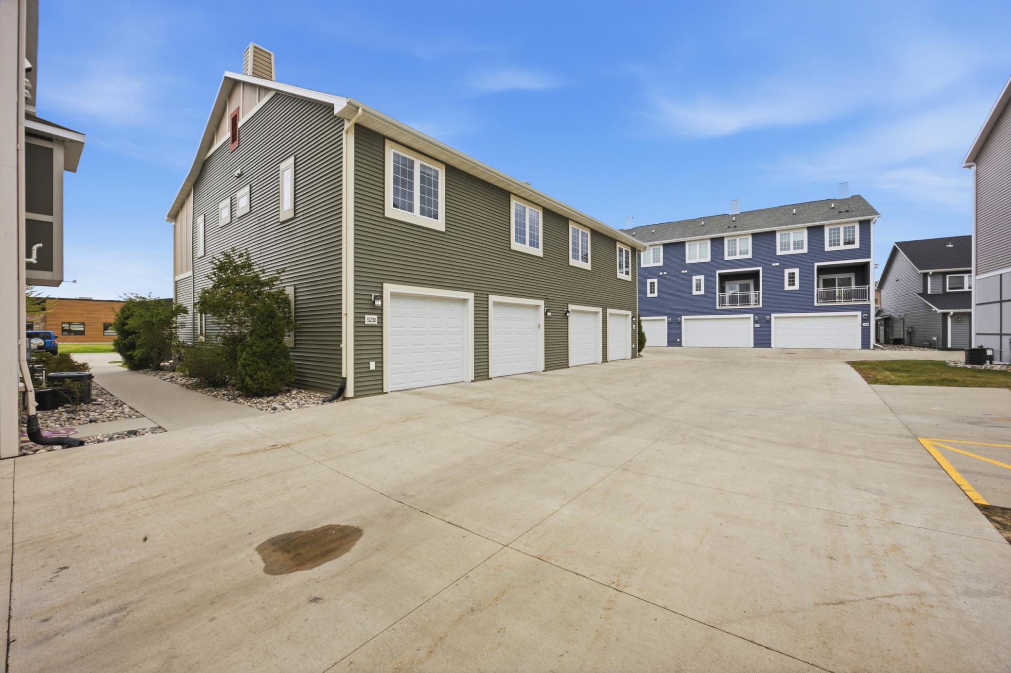 523 33rd Way E Unit: B