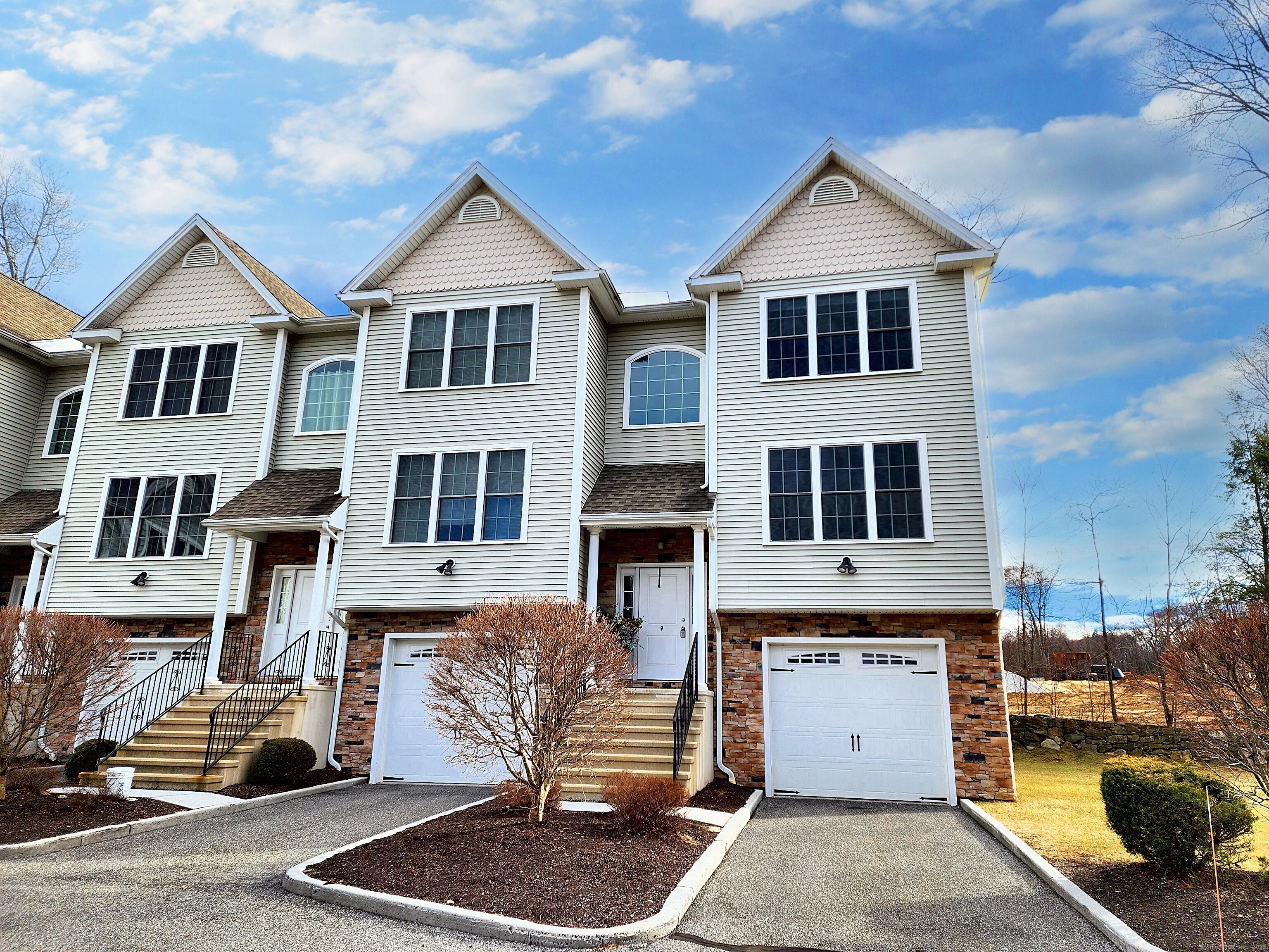 9 Old Oak Drive 401