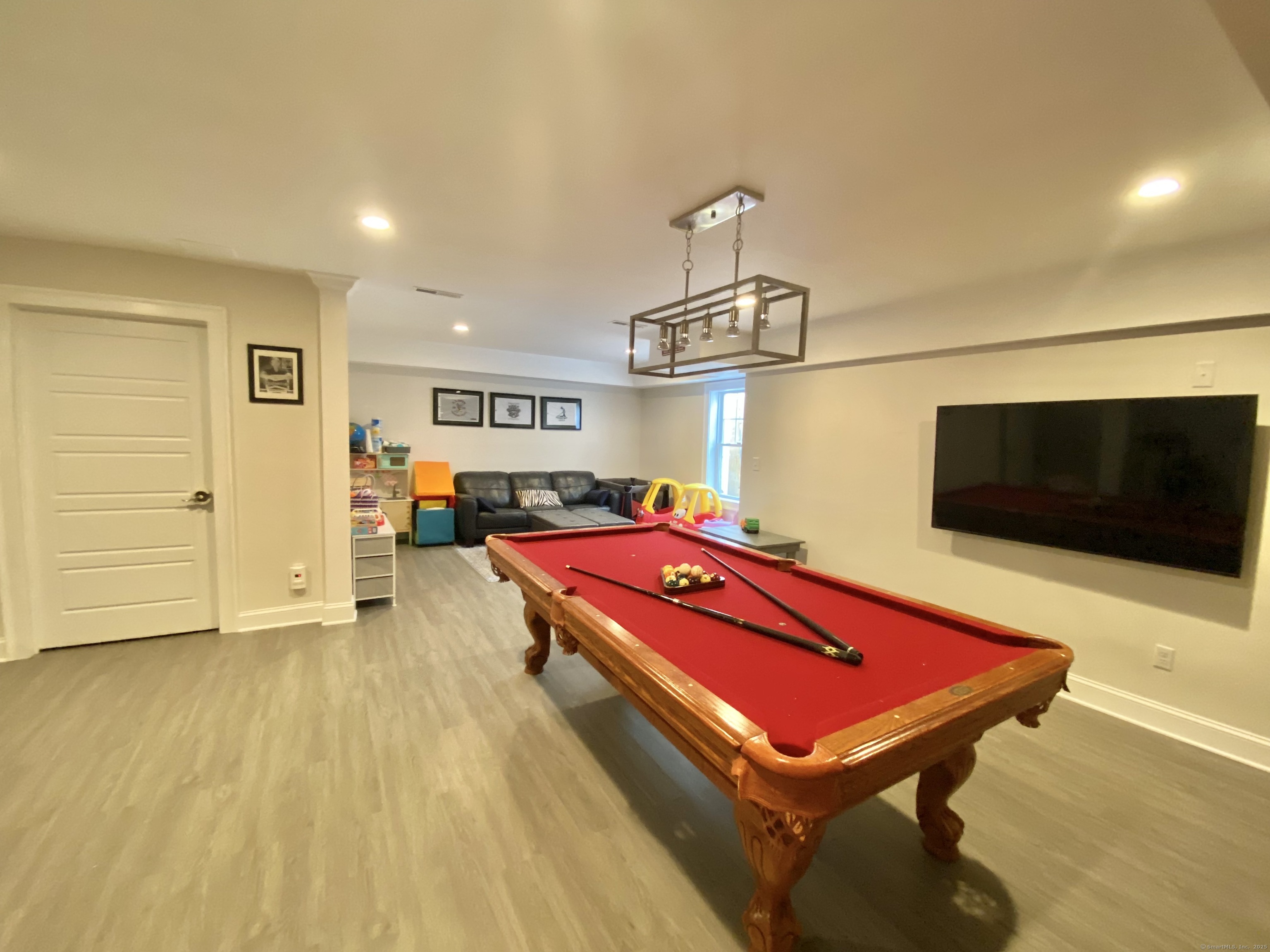 159 Colonial Road 5