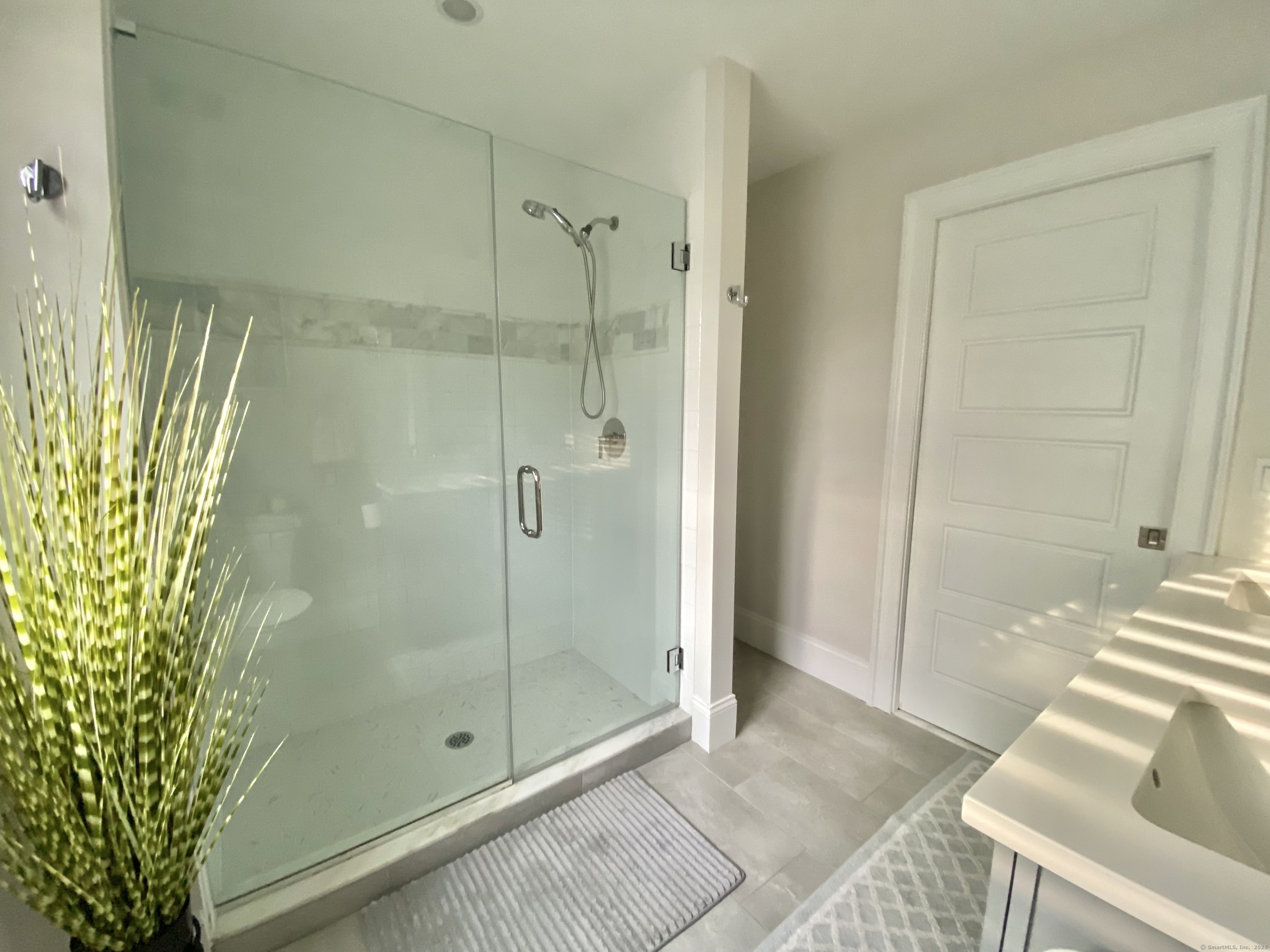 159 Colonial Road 5