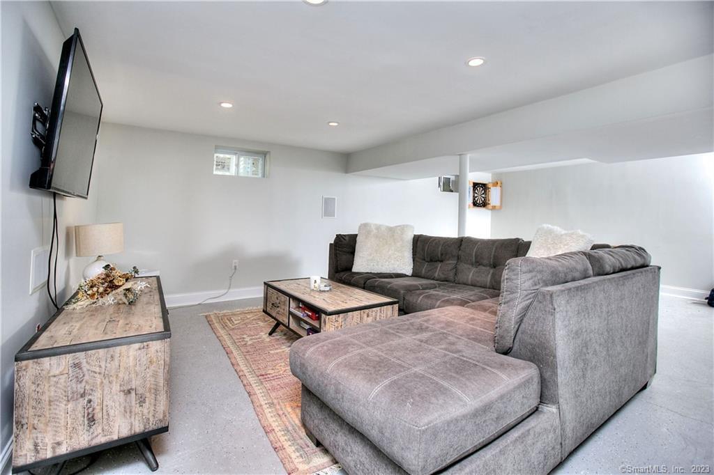 431 Knapps Highway