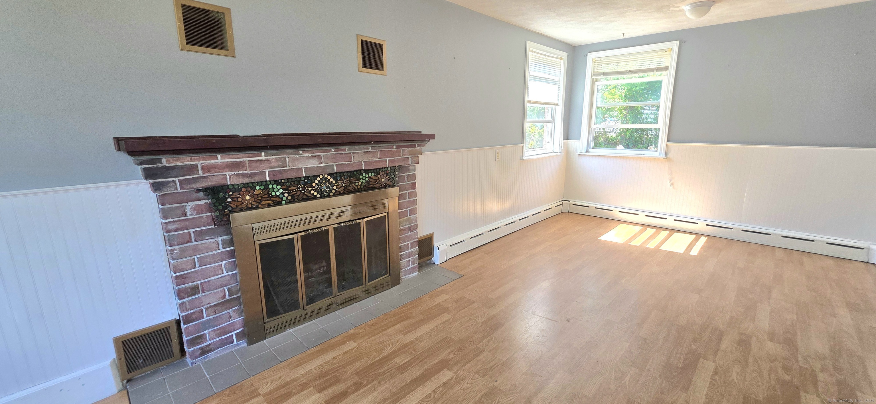 21 Meadowside Road
