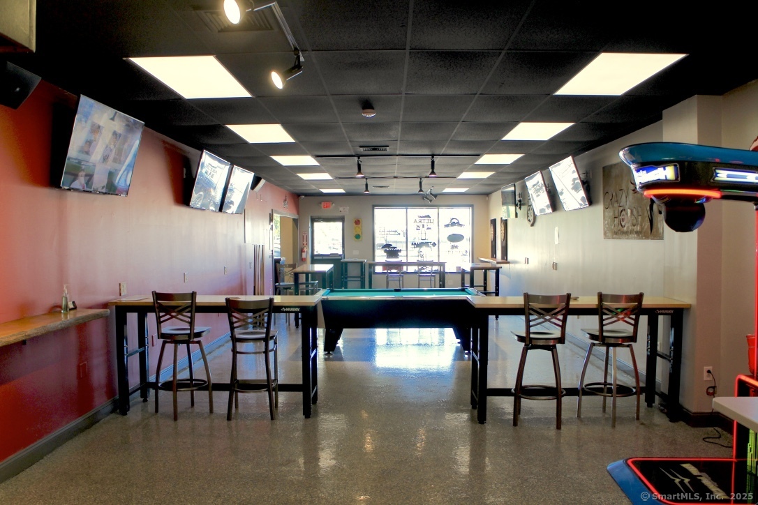 975 Bridgeport Avenue