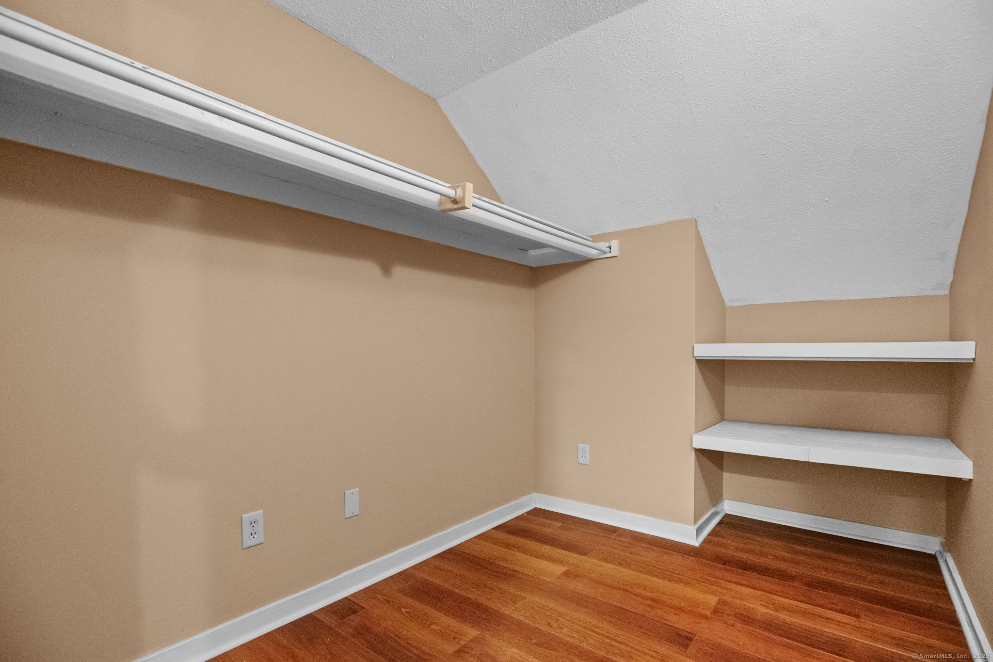 11 Red Oak Circle 11