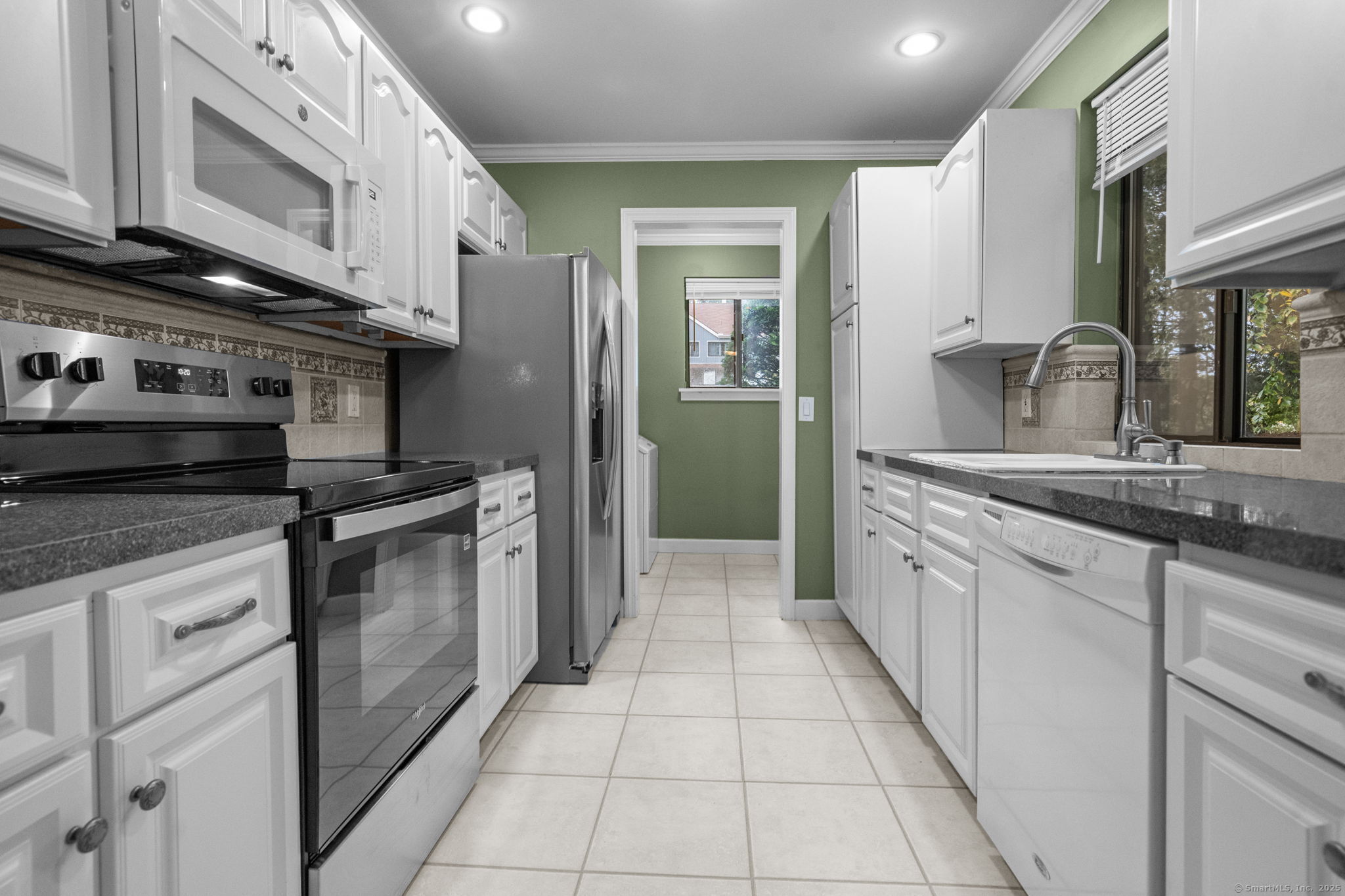 11 Red Oak Circle 11