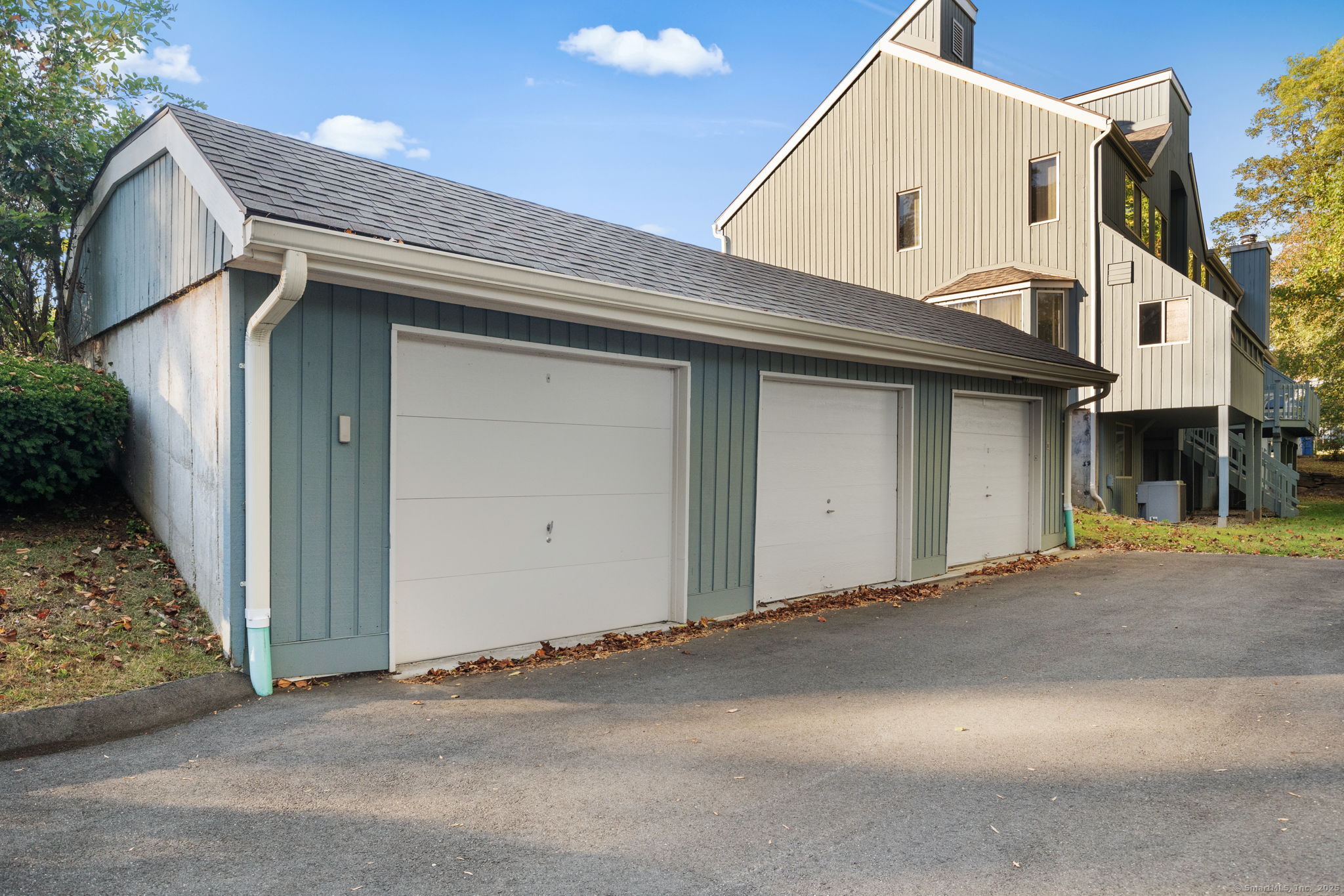 11 Red Oak Circle 11