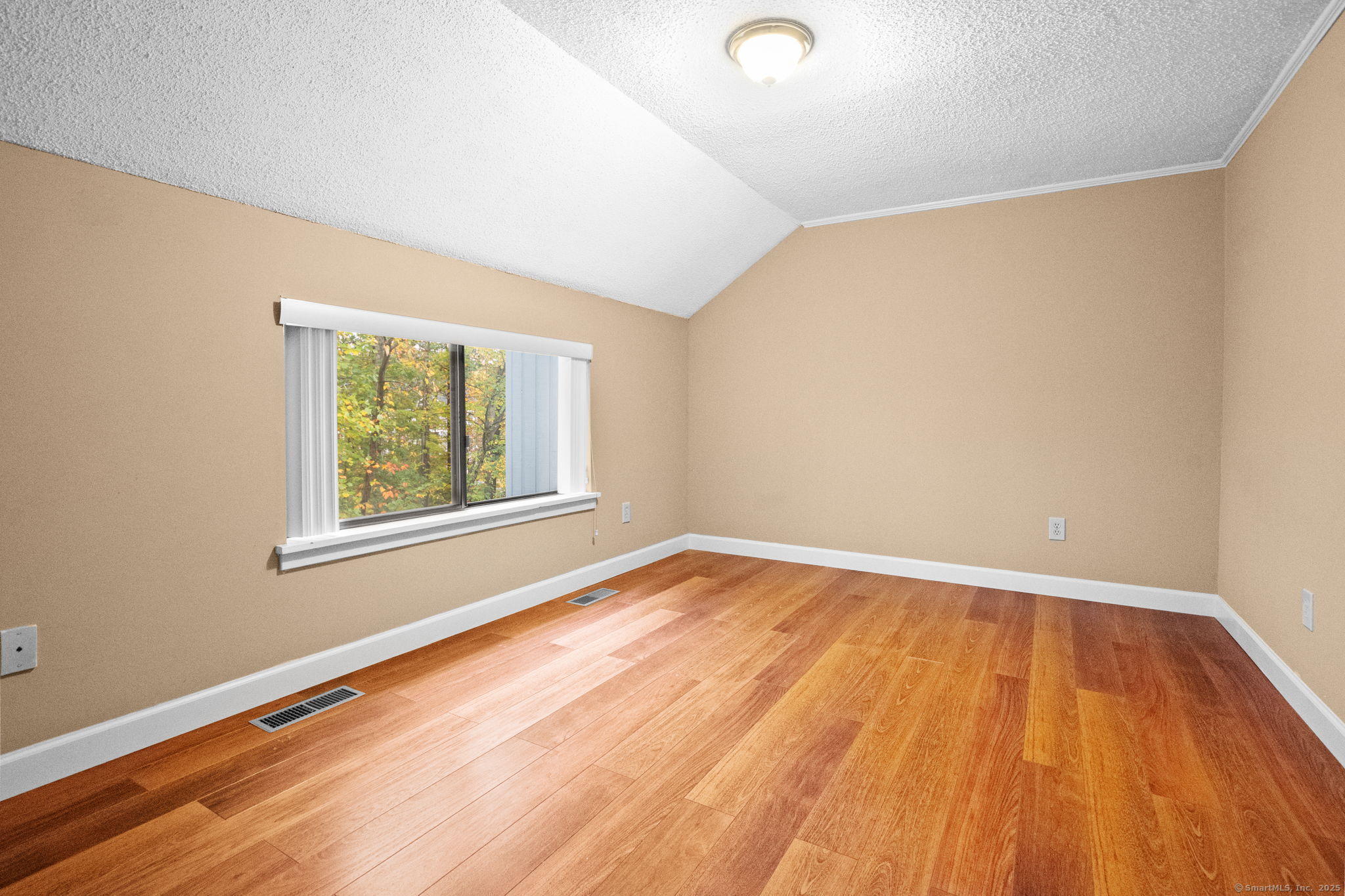 11 Red Oak Circle 11