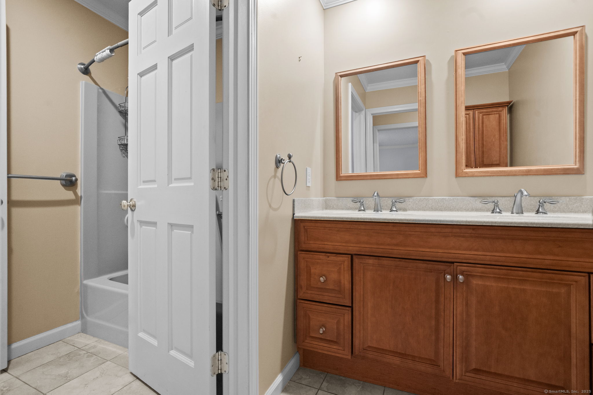 11 Red Oak Circle 11