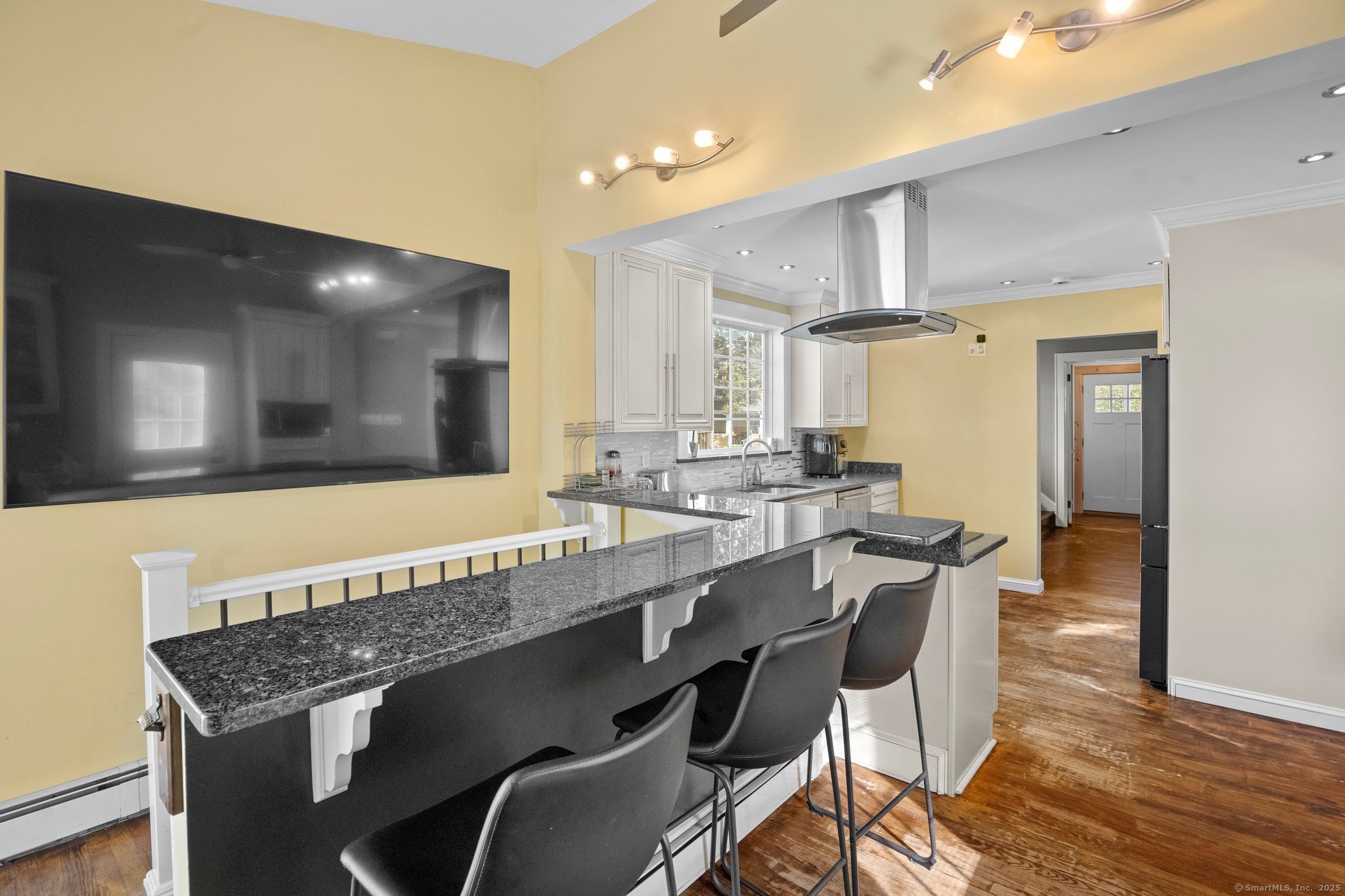 15 Overland Avenue