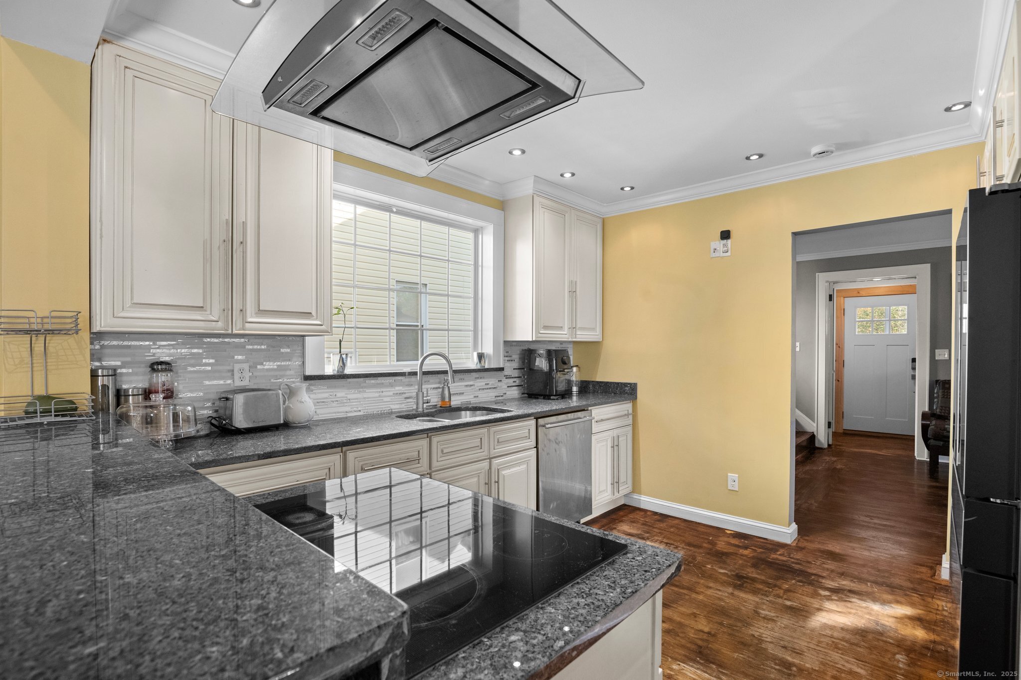 15 Overland Avenue