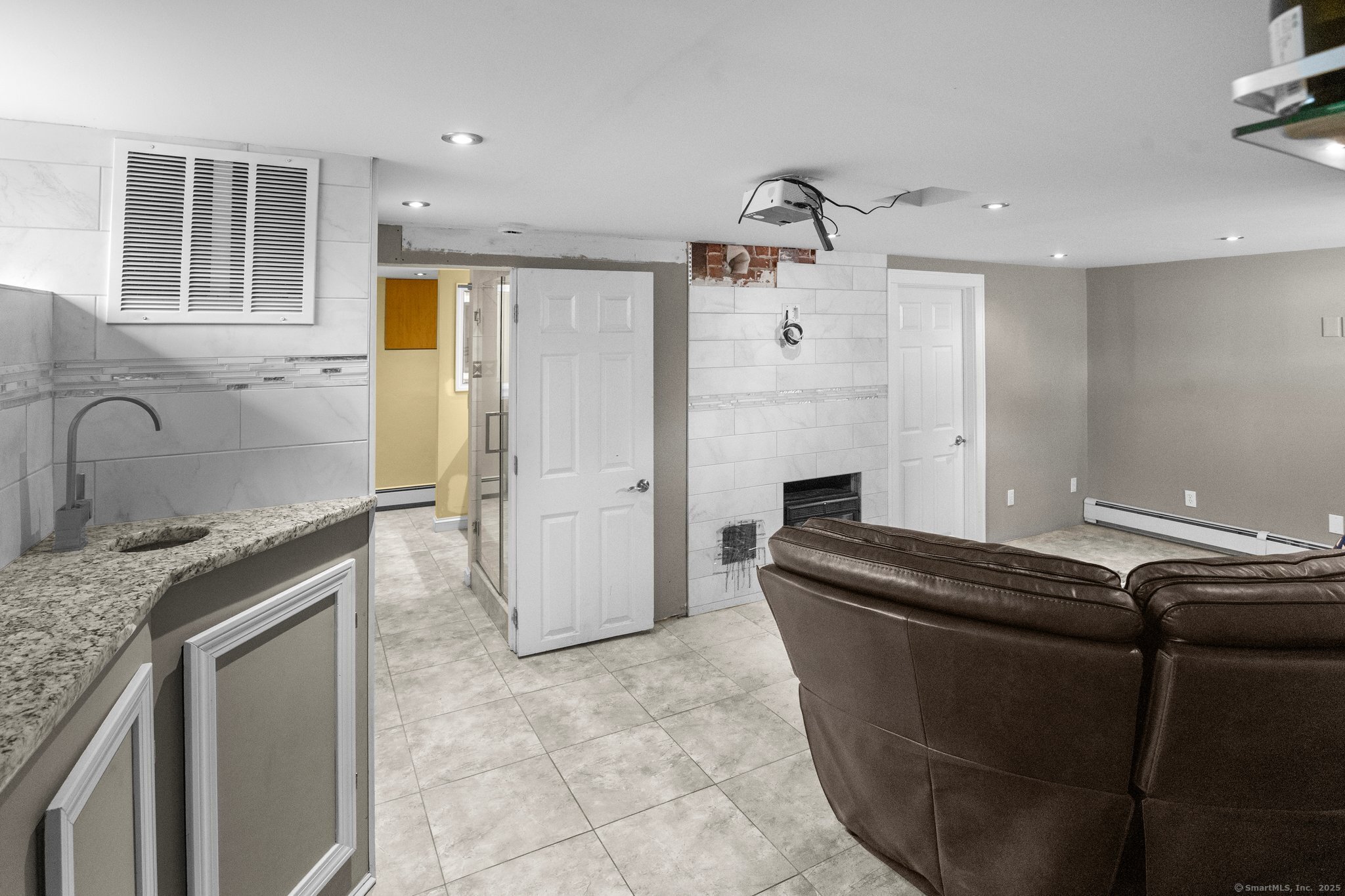 15 Overland Avenue