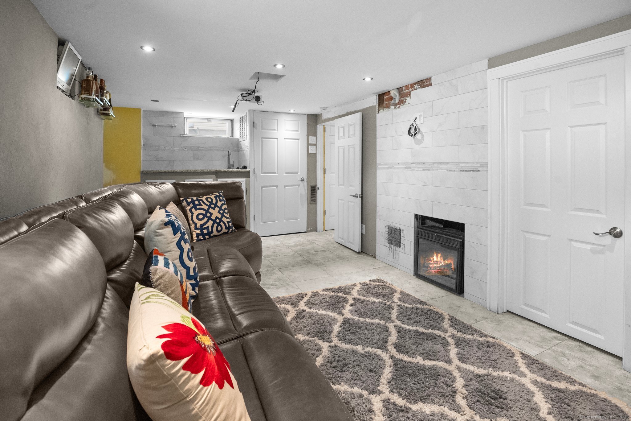 15 Overland Avenue