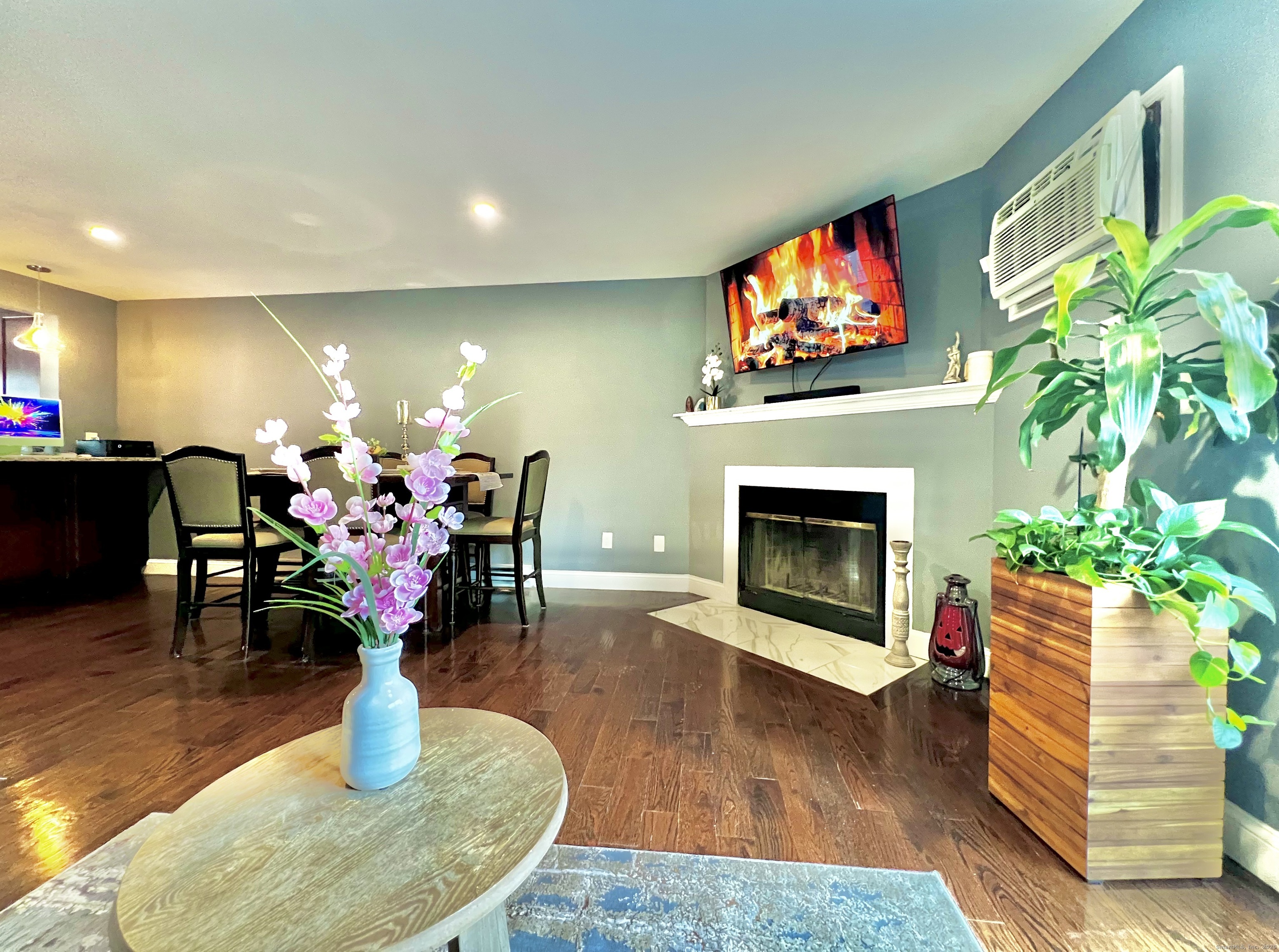 782 Oronoke Road APT 27