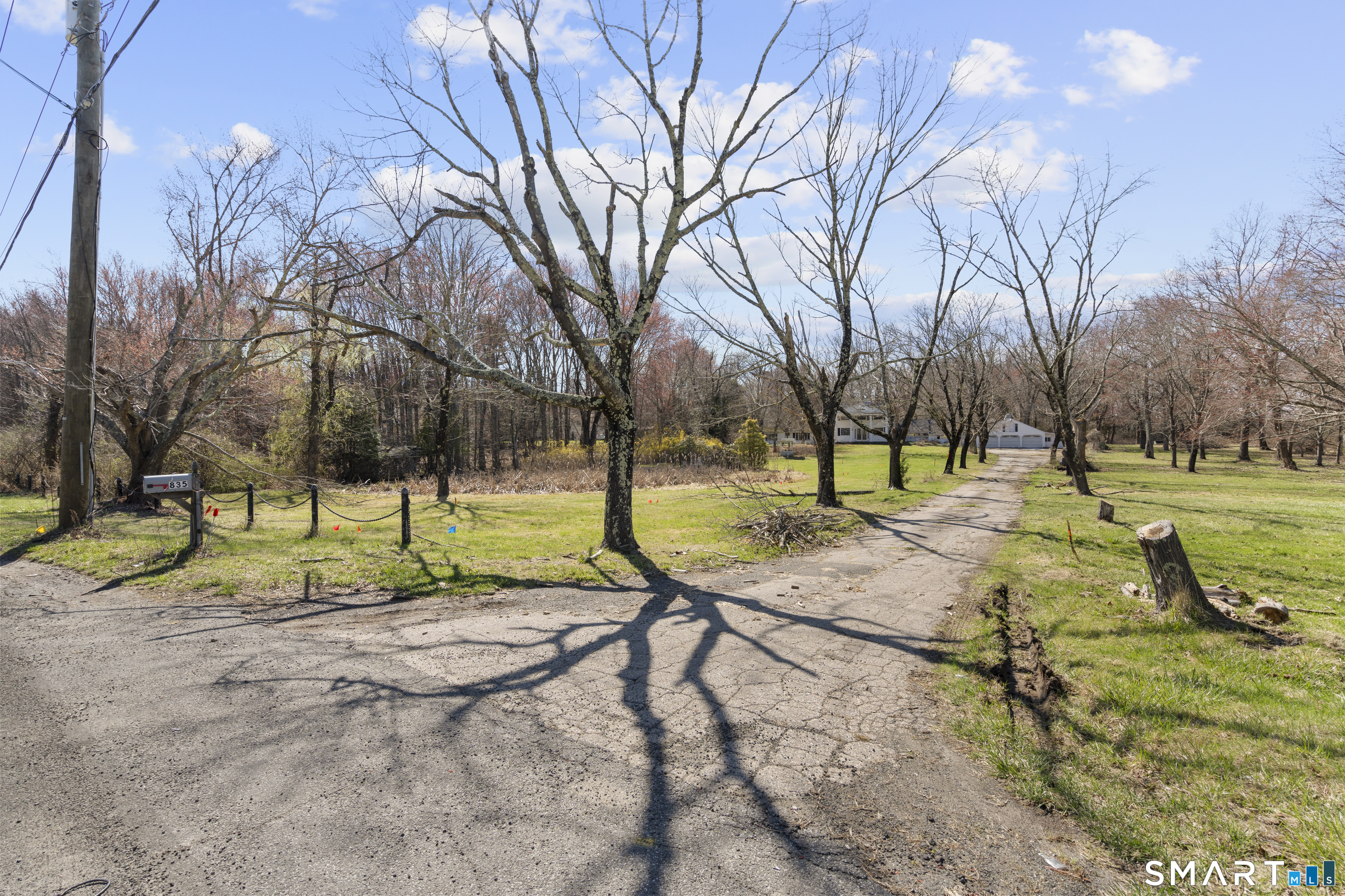 835 Monroe Turnpike