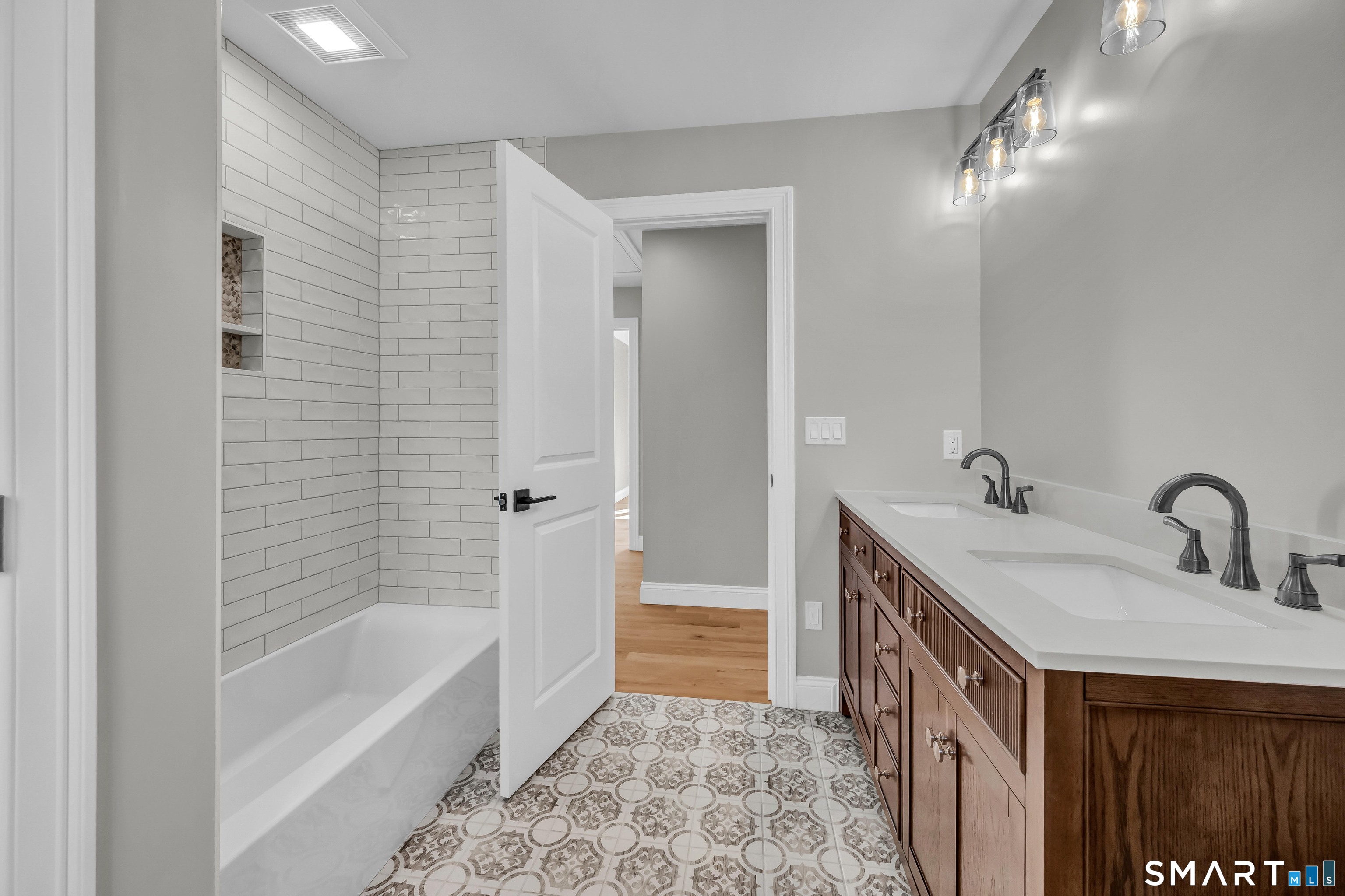 1427 Monroe Turnpike