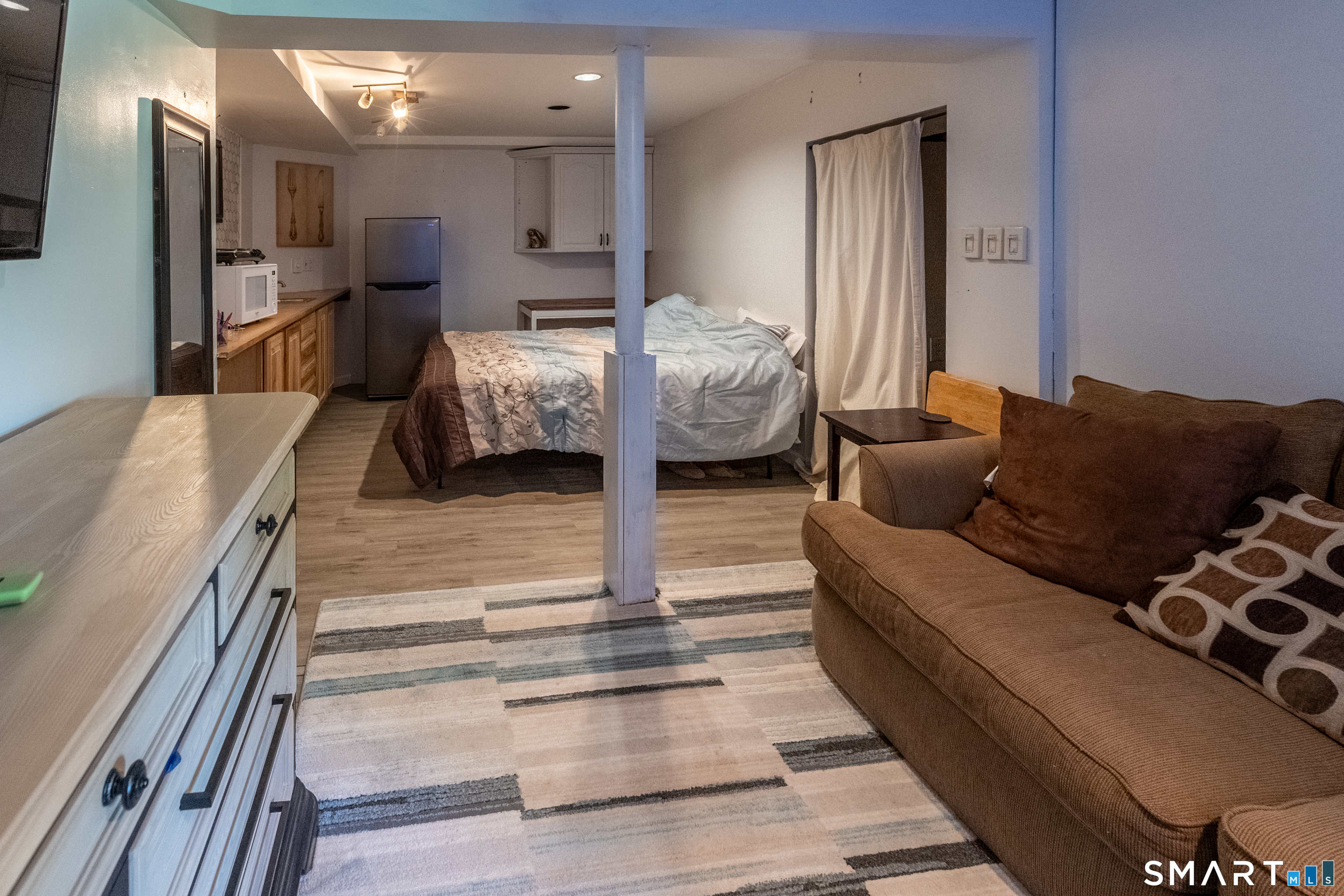 2 Quail Hollow Court
