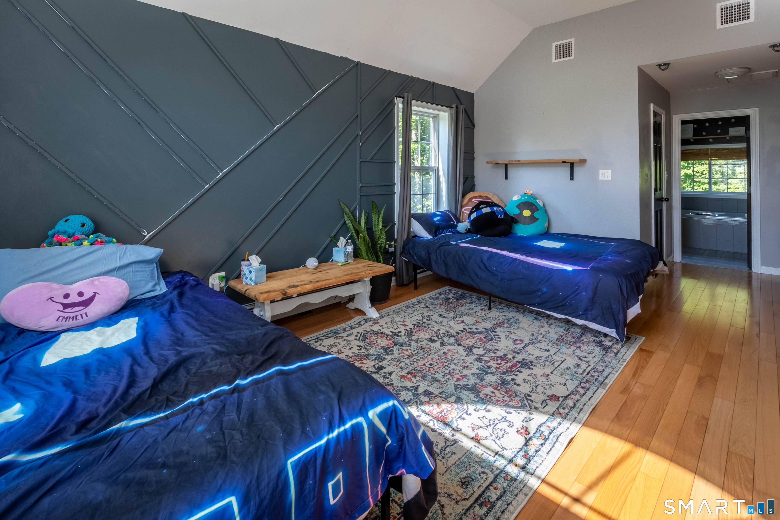 2 Quail Hollow Court