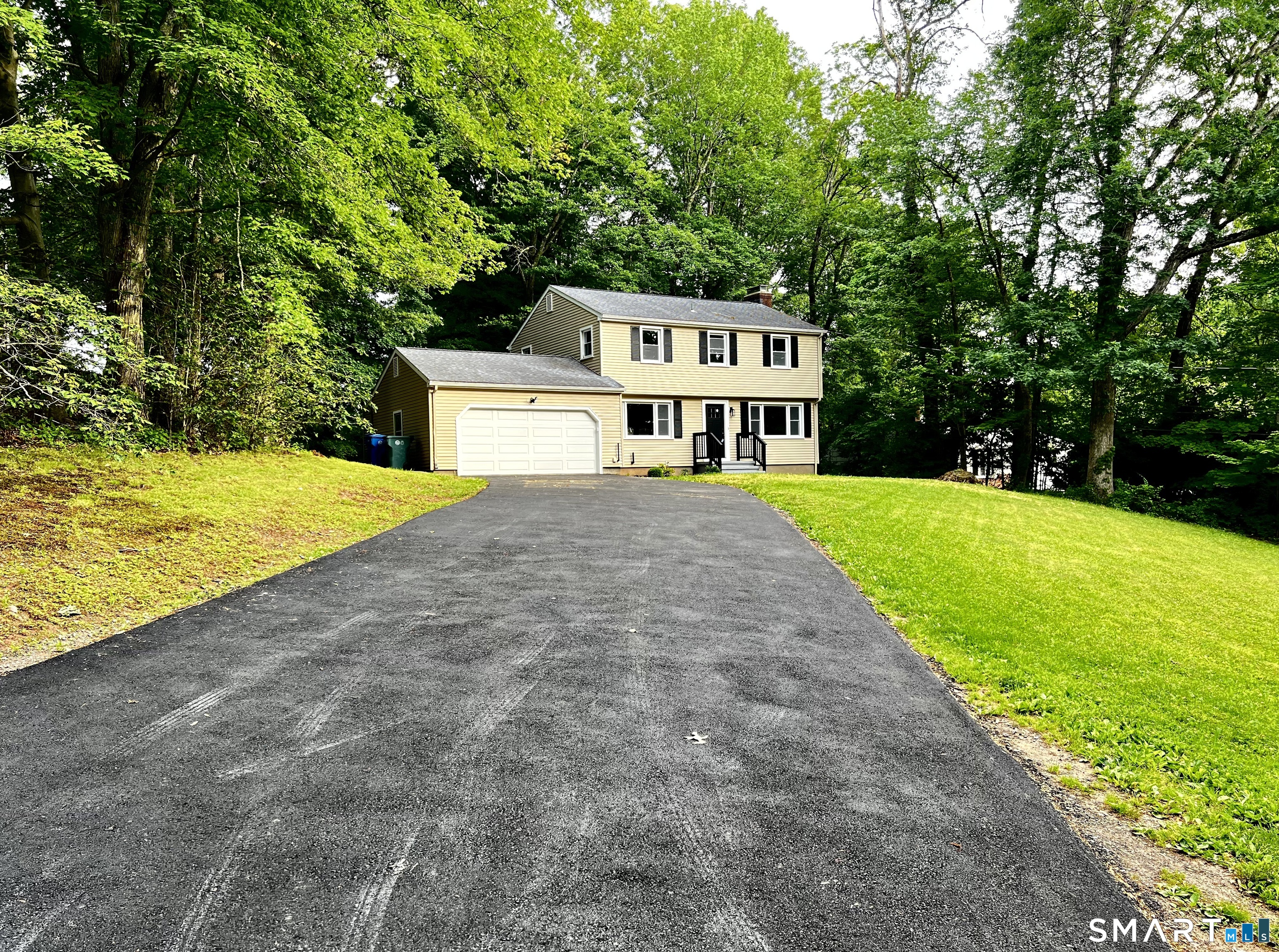 32 Forest Court North