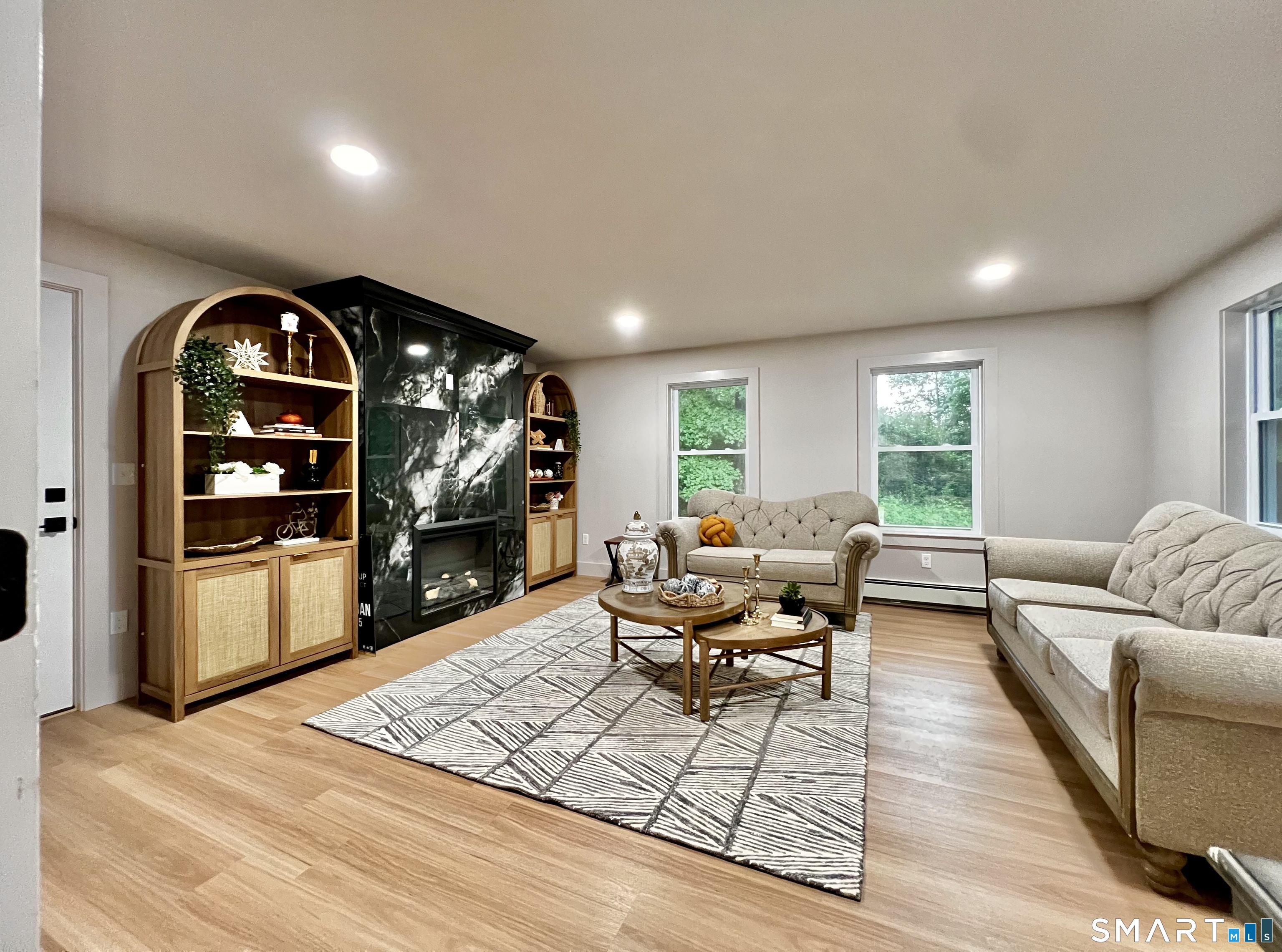 32 Forest Court North