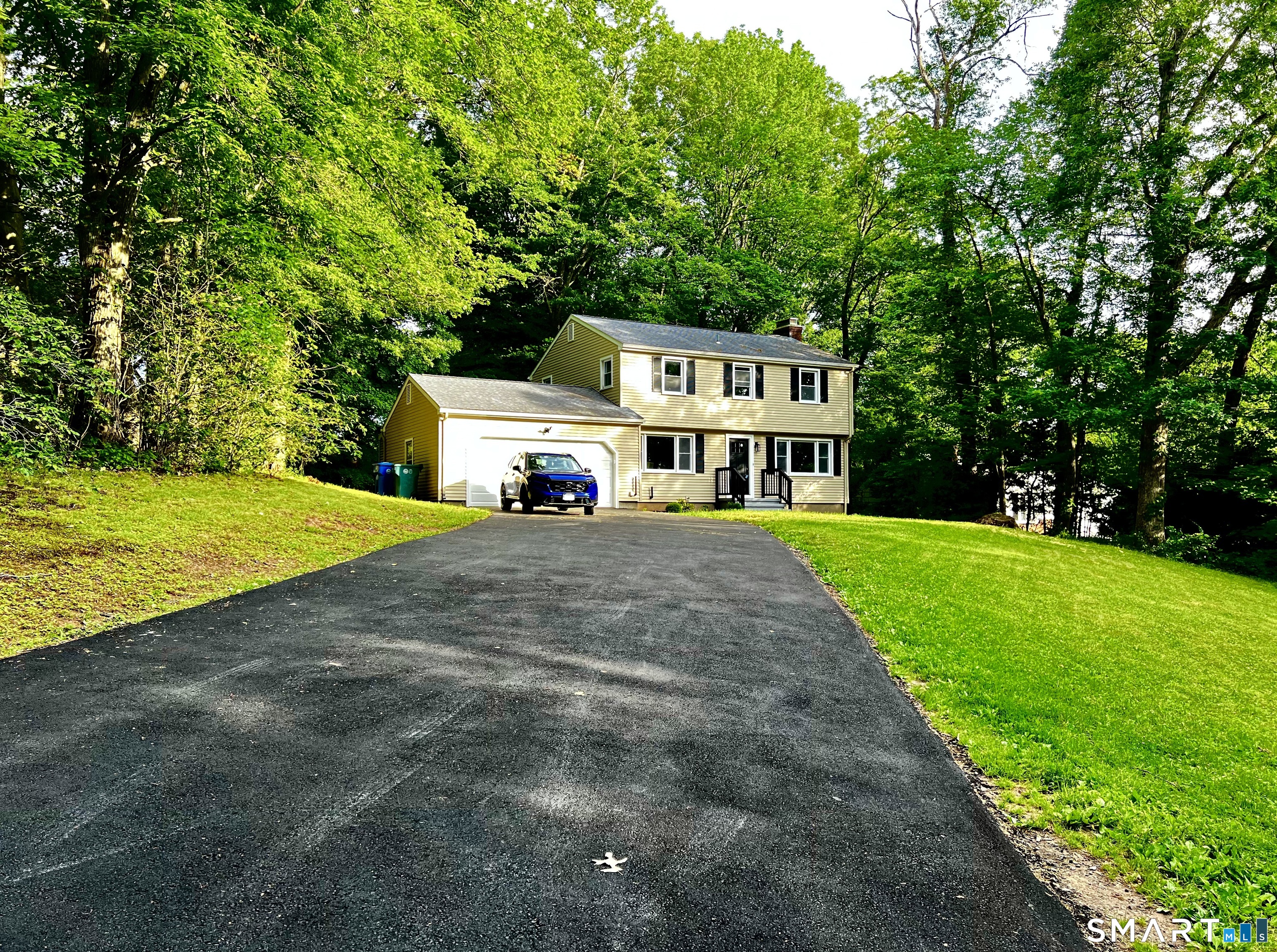 32 Forest Court North