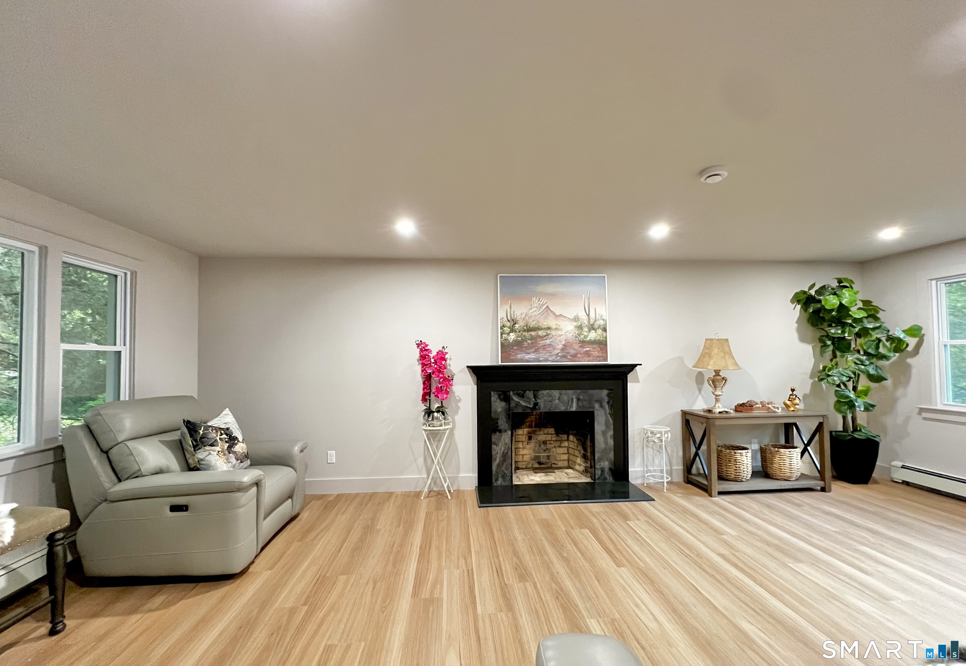 32 Forest Court North