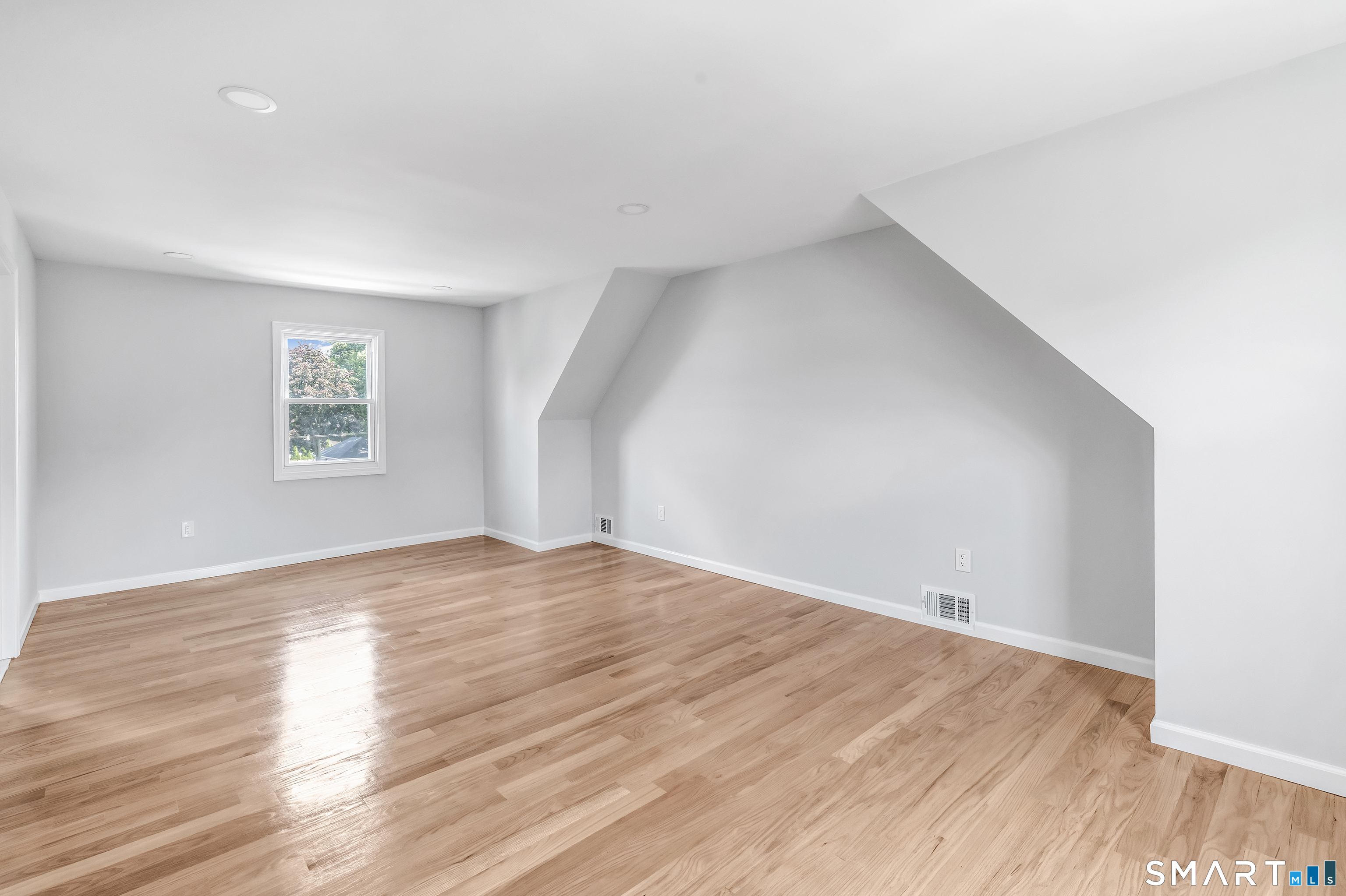 41 Burritt Avenue
