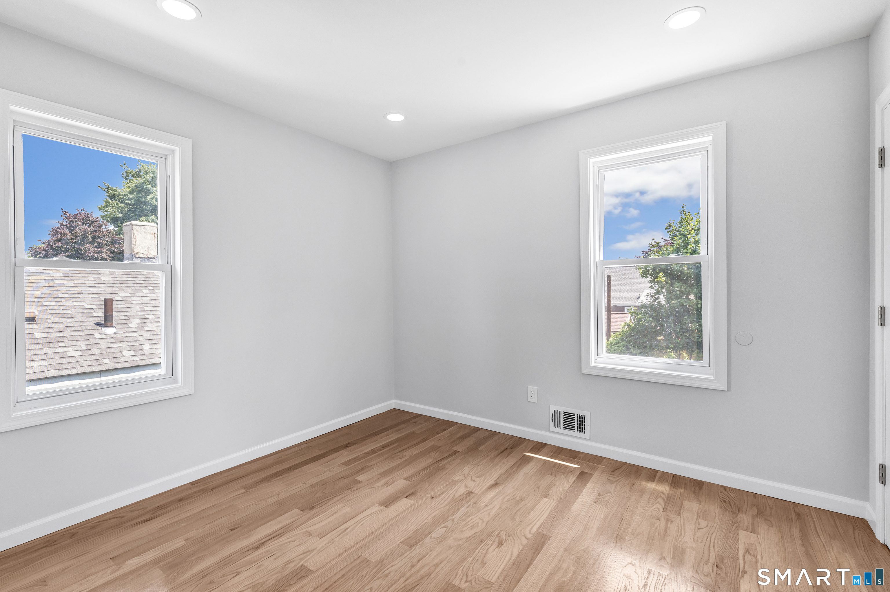 41 Burritt Avenue