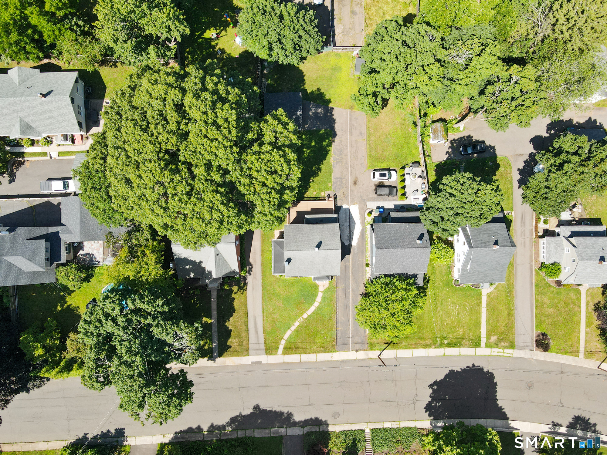 121 Highwood Avenue