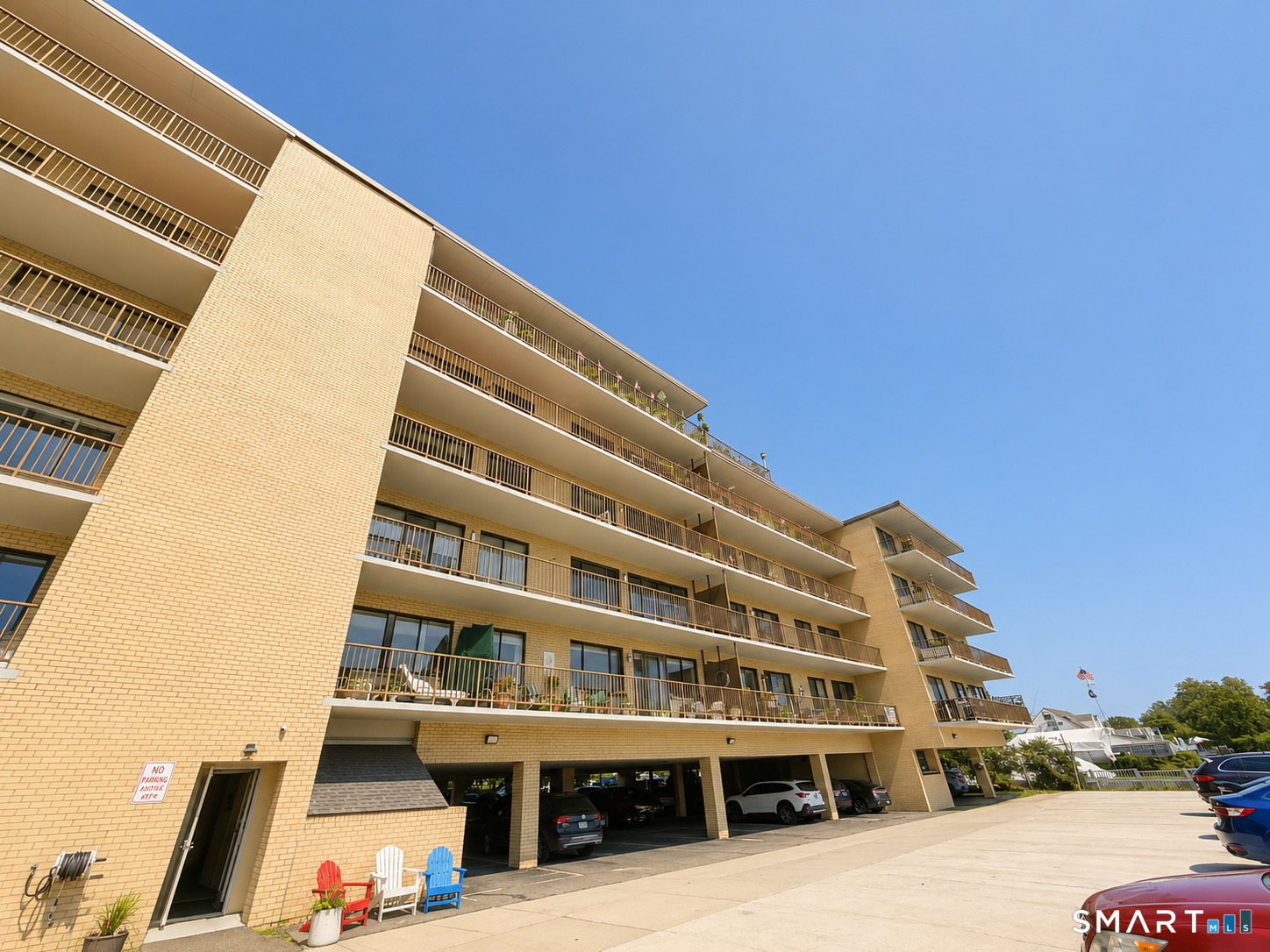 155 Brewster Street Unit: 3E