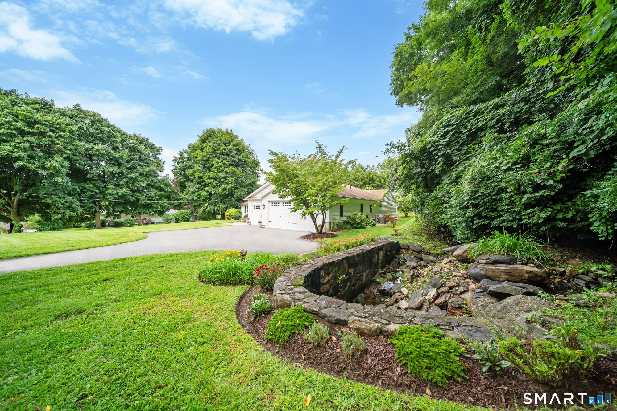 32 Hawley Road
