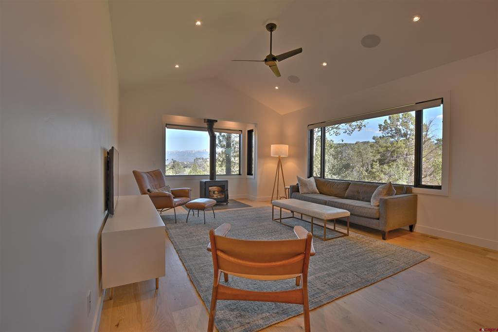 1076 Pleasant Point Drive