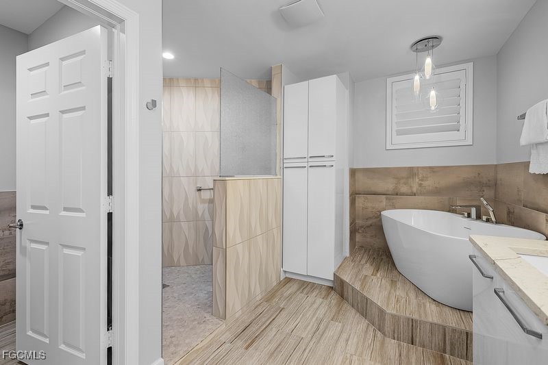 14220 Royal Harbour CT 707