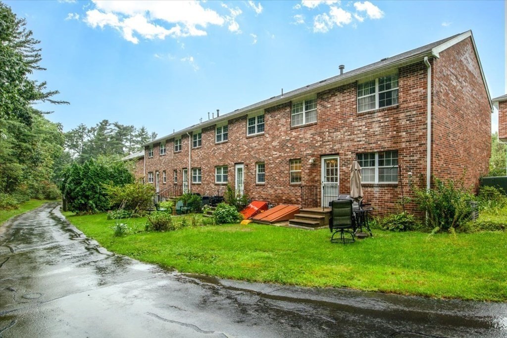 22 Bayberry Cir # 22