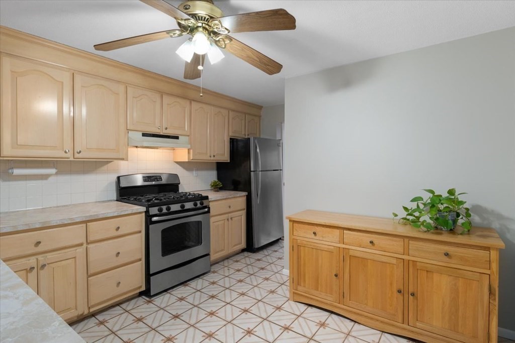 22 Bayberry Cir # 22