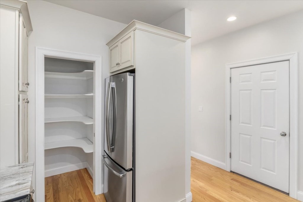 20 Valley St # 20