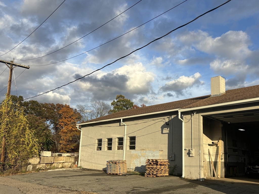 38-R Adams Street, Millis