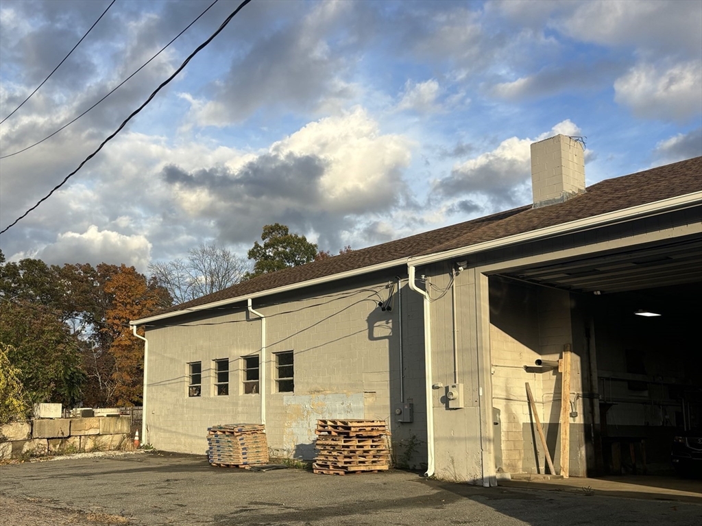 38-R Adams Street, Millis