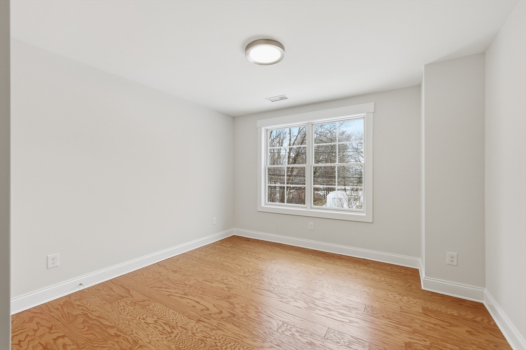 18 Evergreen Rd