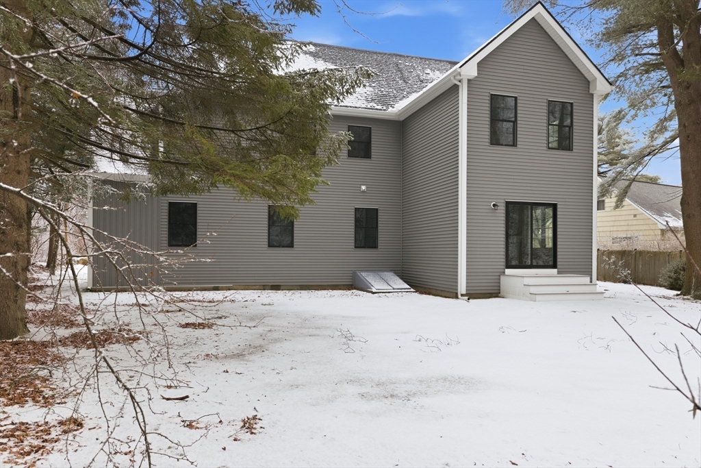 18 Evergreen Rd